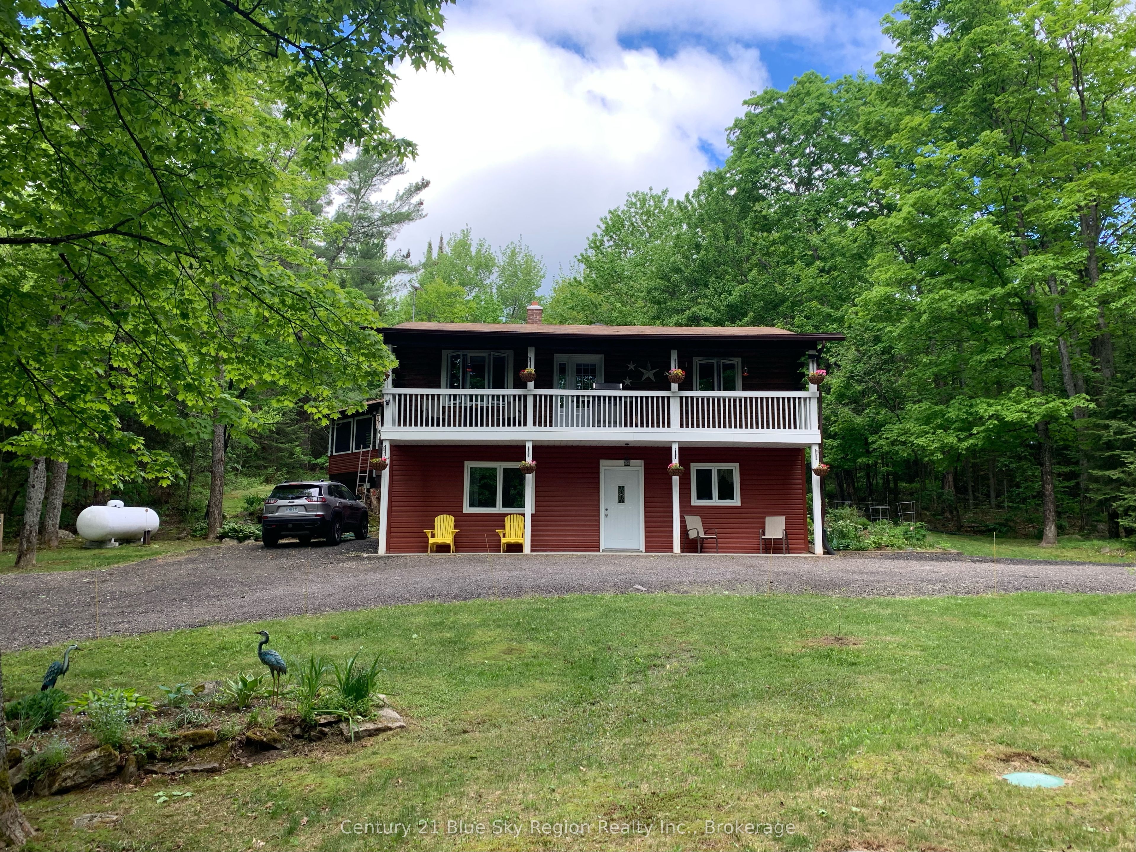 233 Glen Roberts Drive Property Photo 2