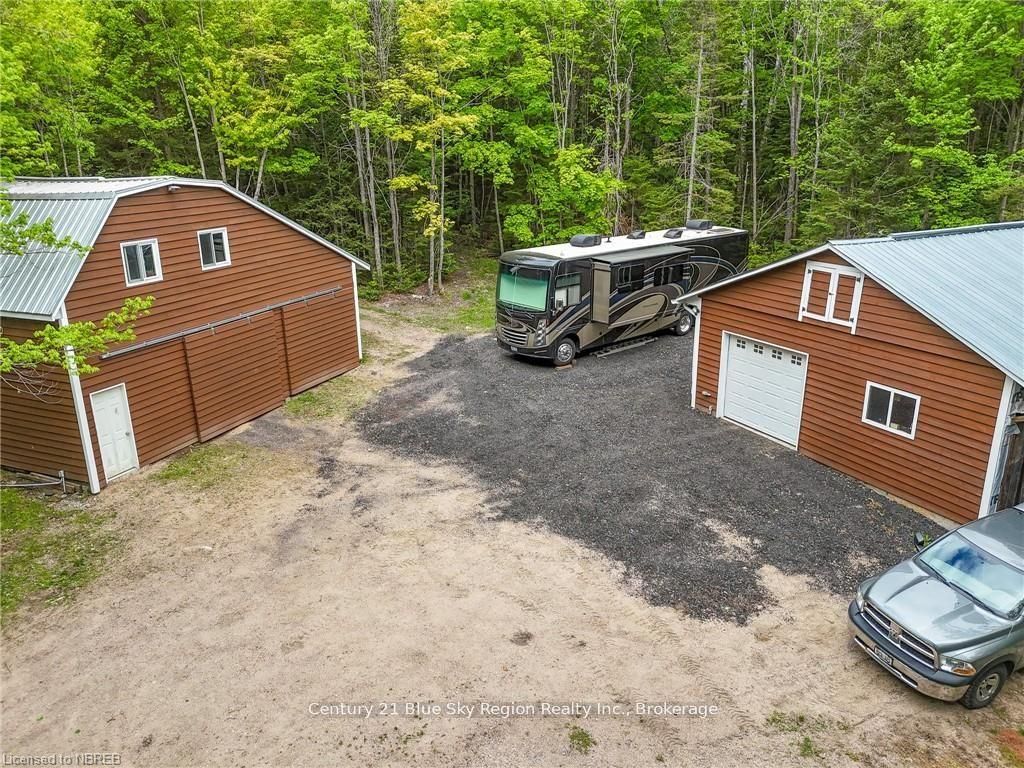 233 Glen Roberts Drive Property Photo 5