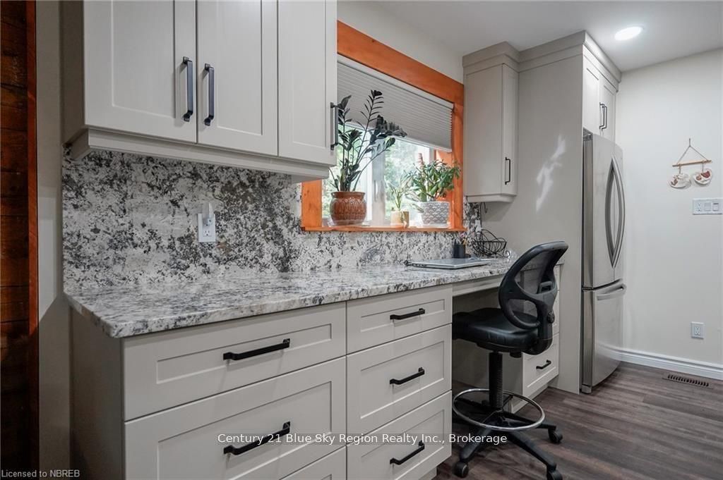 233 Glen Roberts Drive Property Photo 10