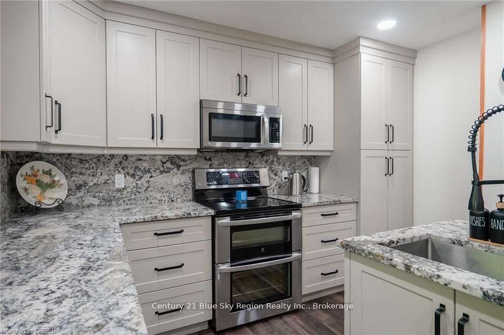 233 Glen Roberts Drive Property Photo 12