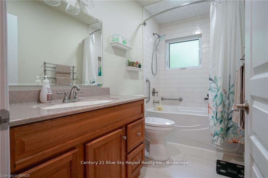 233 Glen Roberts Drive Property Photo 18