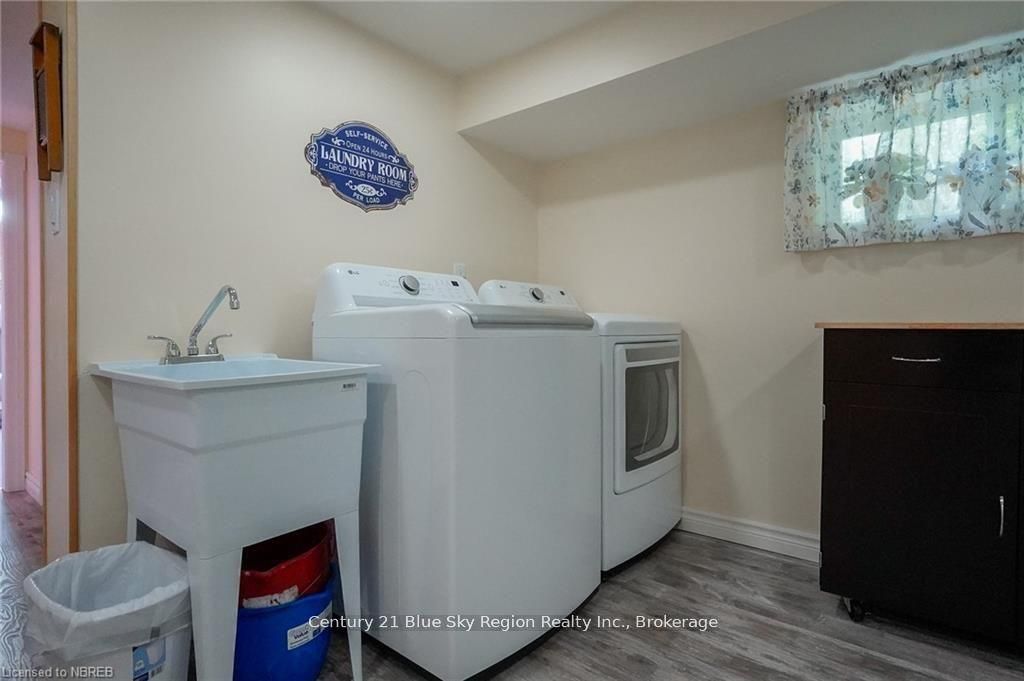 233 Glen Roberts Drive Property Photo 27