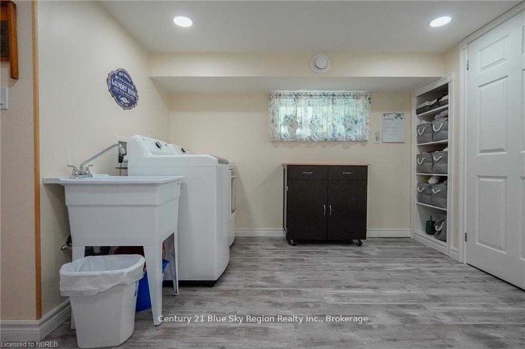 233 Glen Roberts Drive Property Photo 29