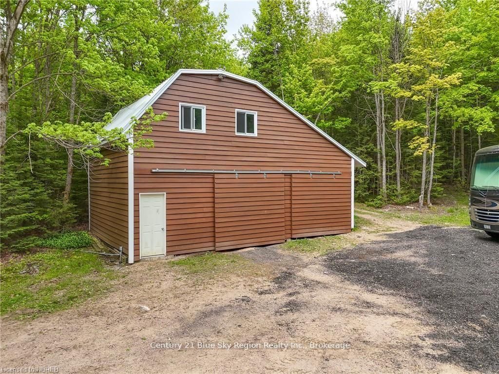 233 Glen Roberts Drive Property Photo 43