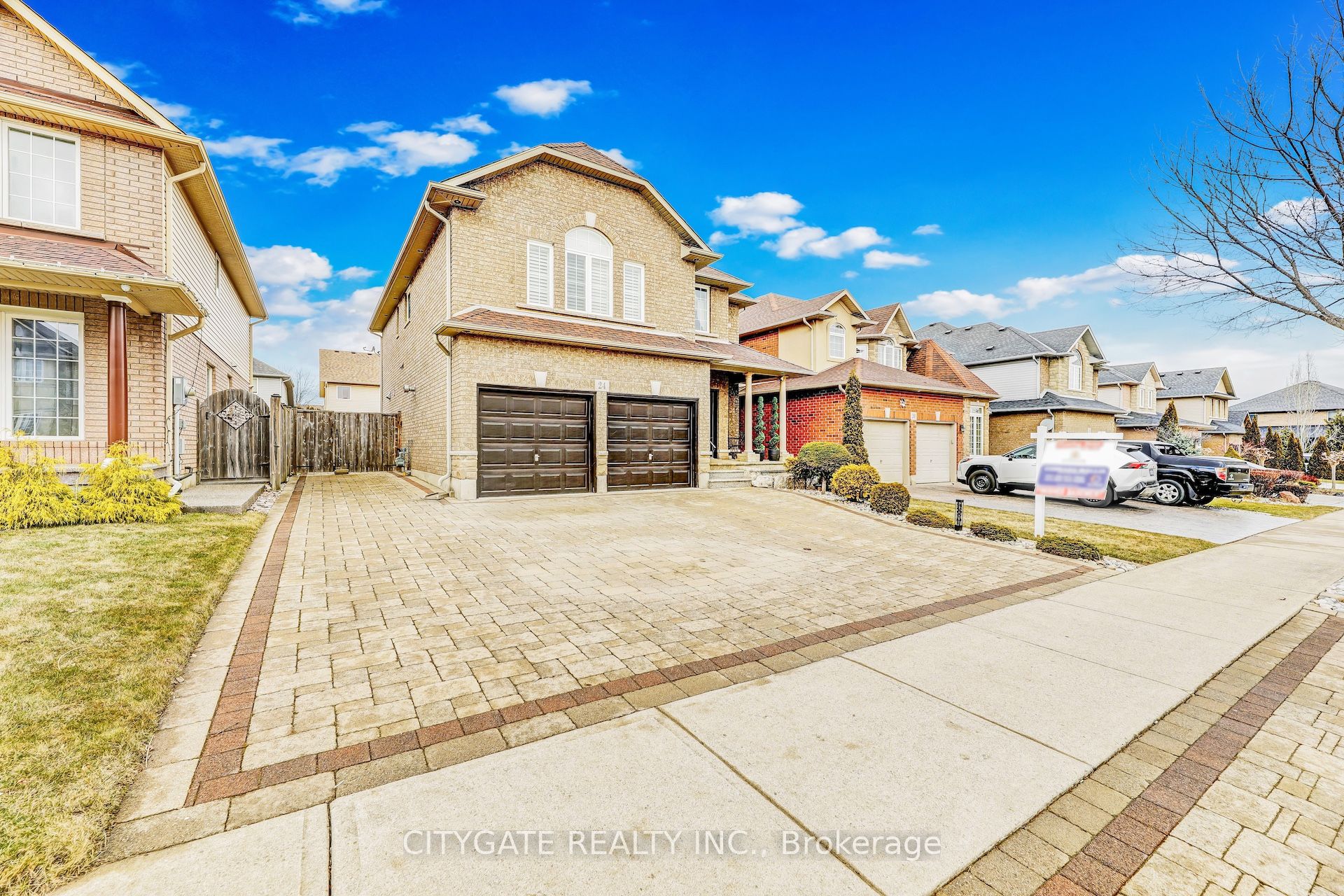 24 Simpson Avenue Property Photo 4