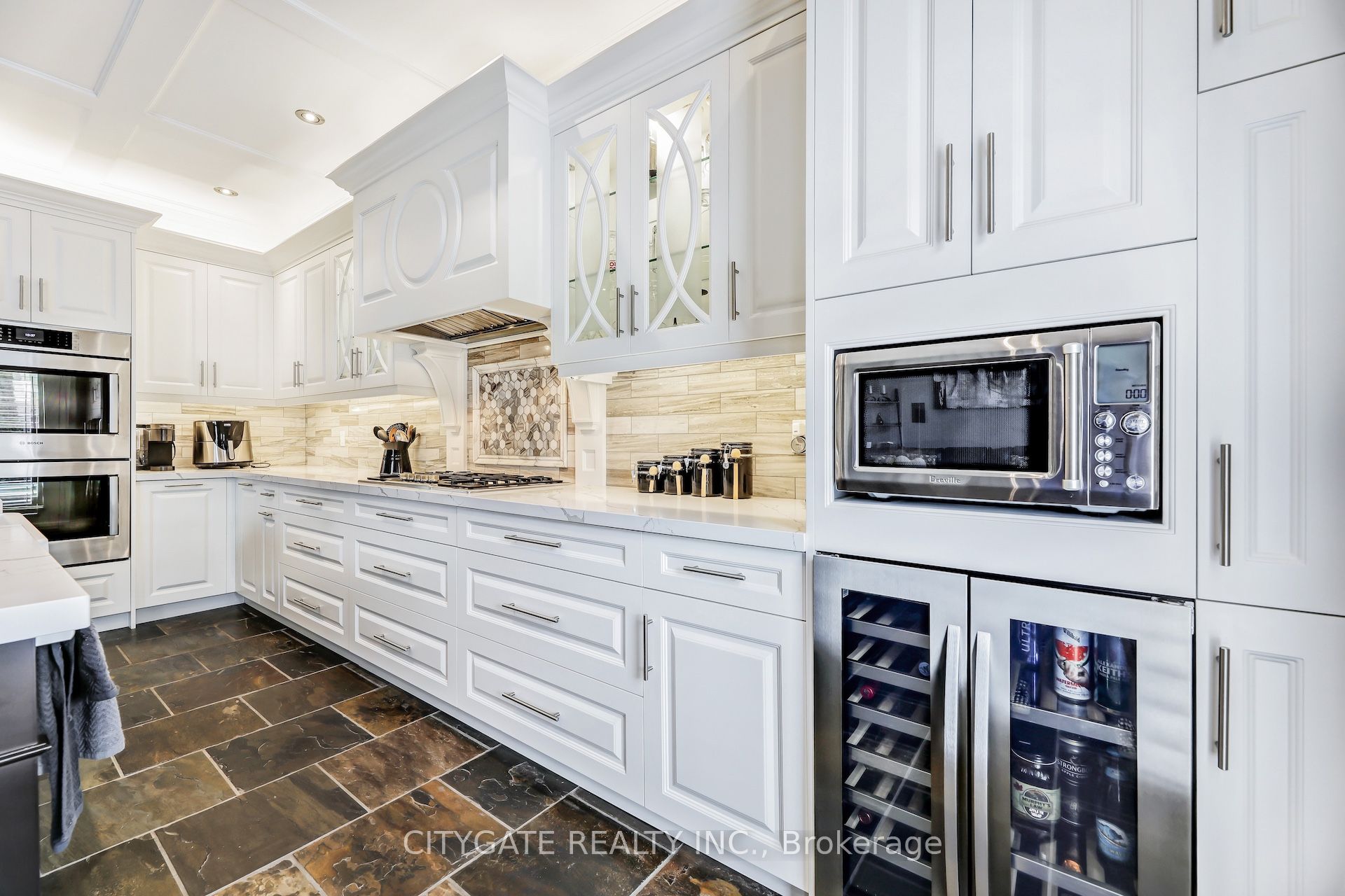 24 Simpson Avenue Property Photo 9