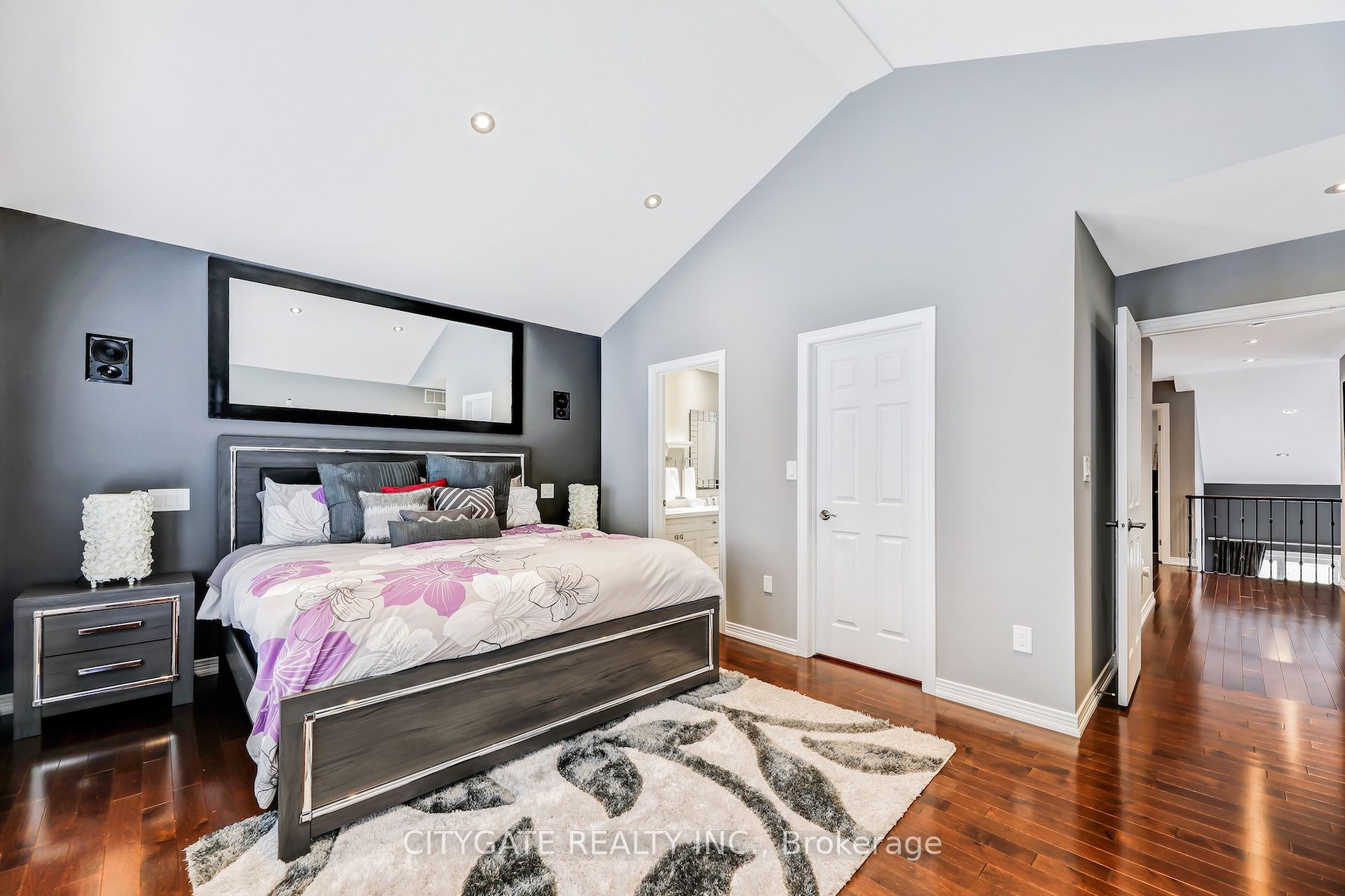 24 Simpson Avenue Property Photo 23