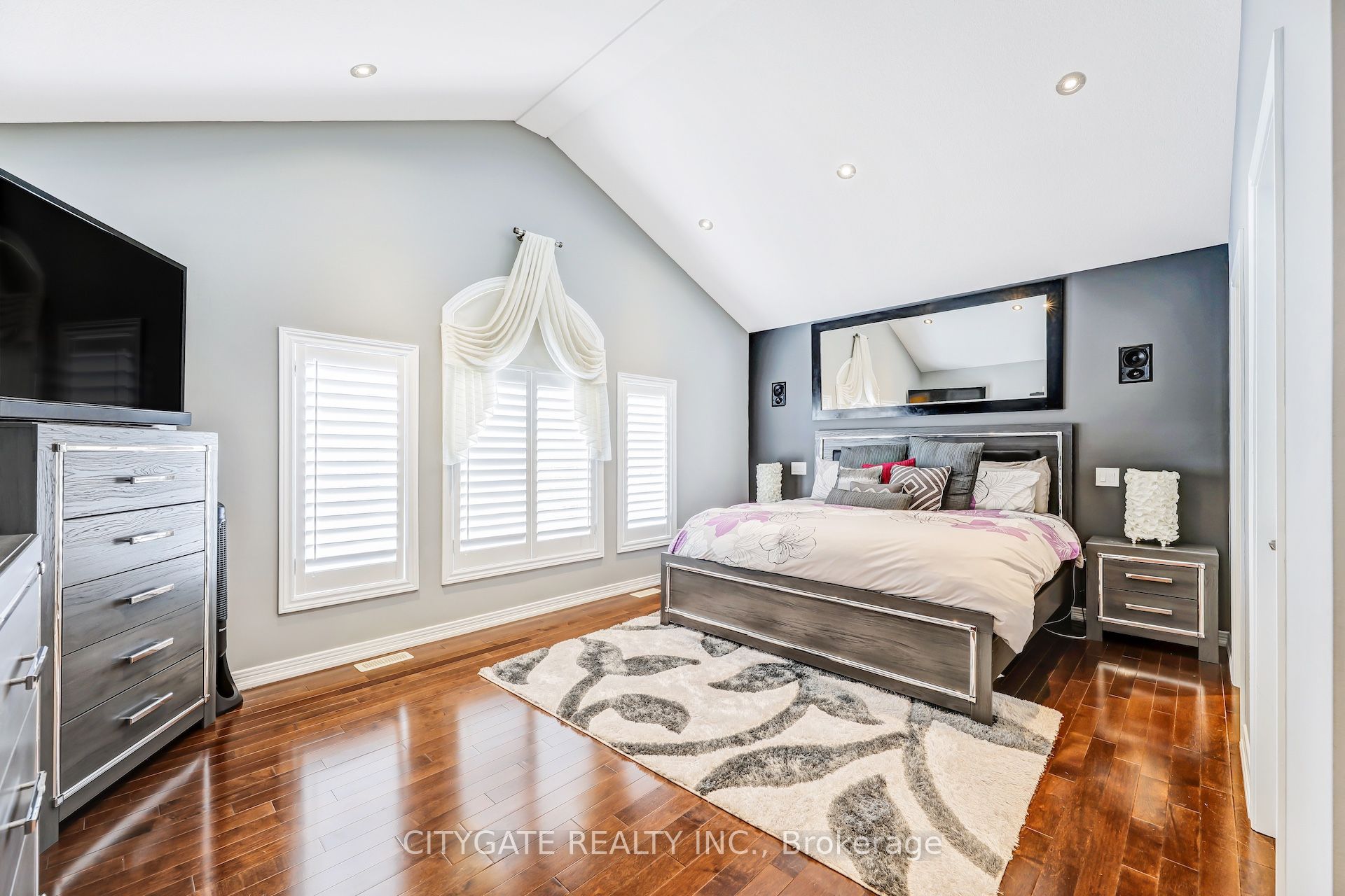 24 Simpson Avenue Property Photo 24