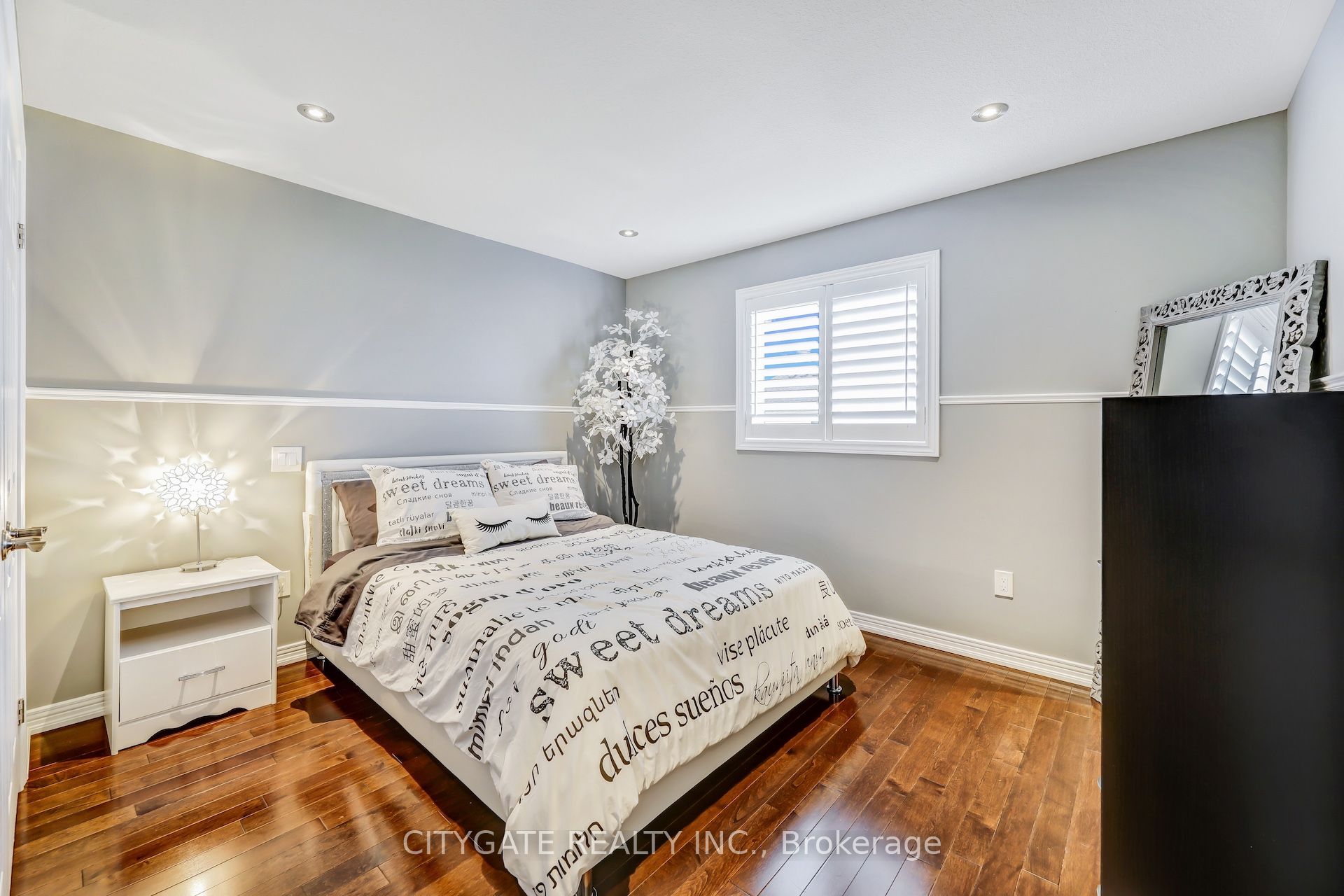 24 Simpson Avenue Property Photo 28