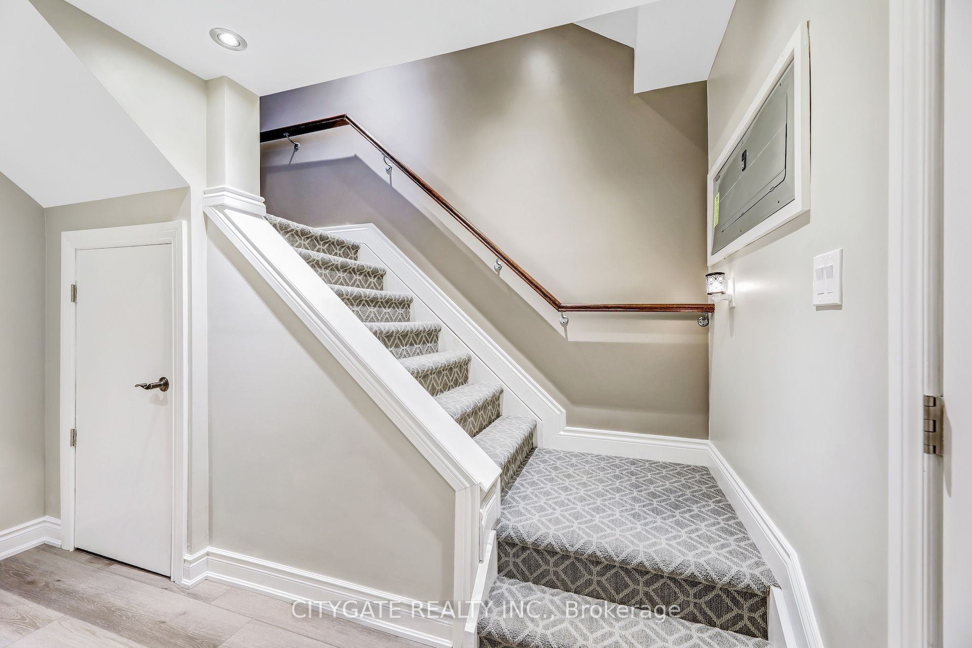 24 Simpson Avenue Property Photo 33