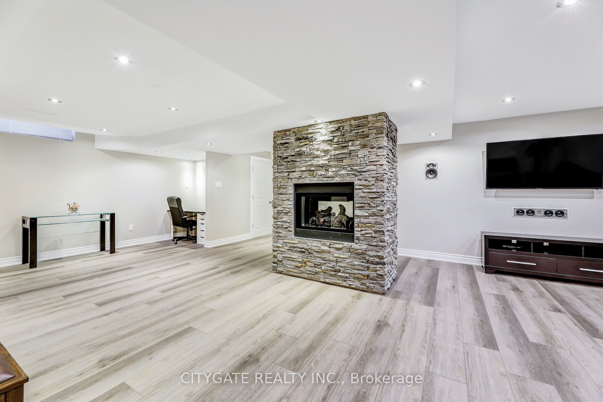 24 Simpson Avenue Property Photo 39