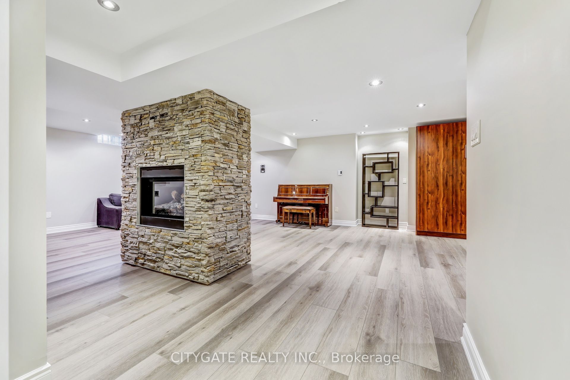 24 Simpson Avenue Property Photo 40
