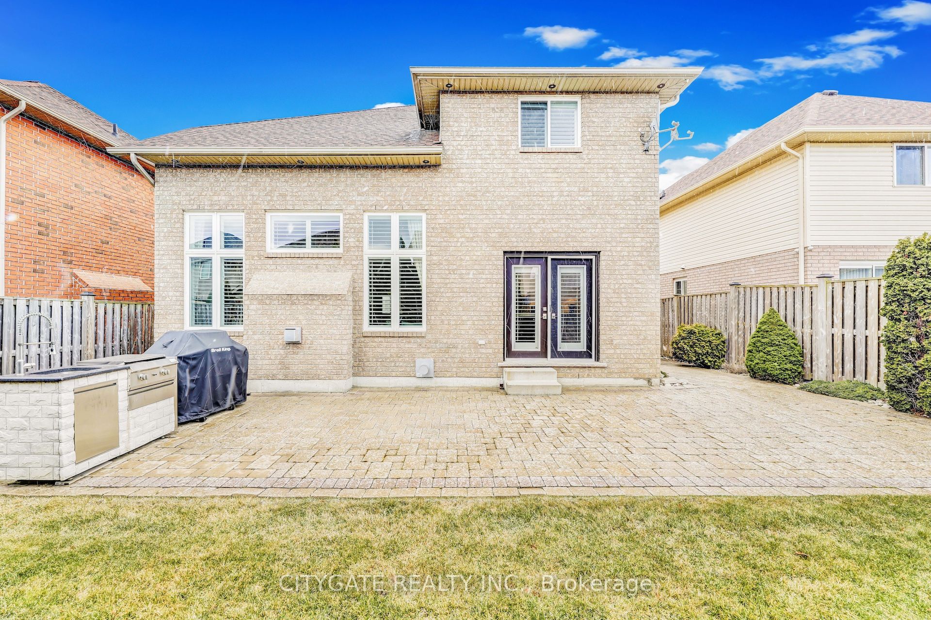 24 Simpson Avenue Property Photo 41