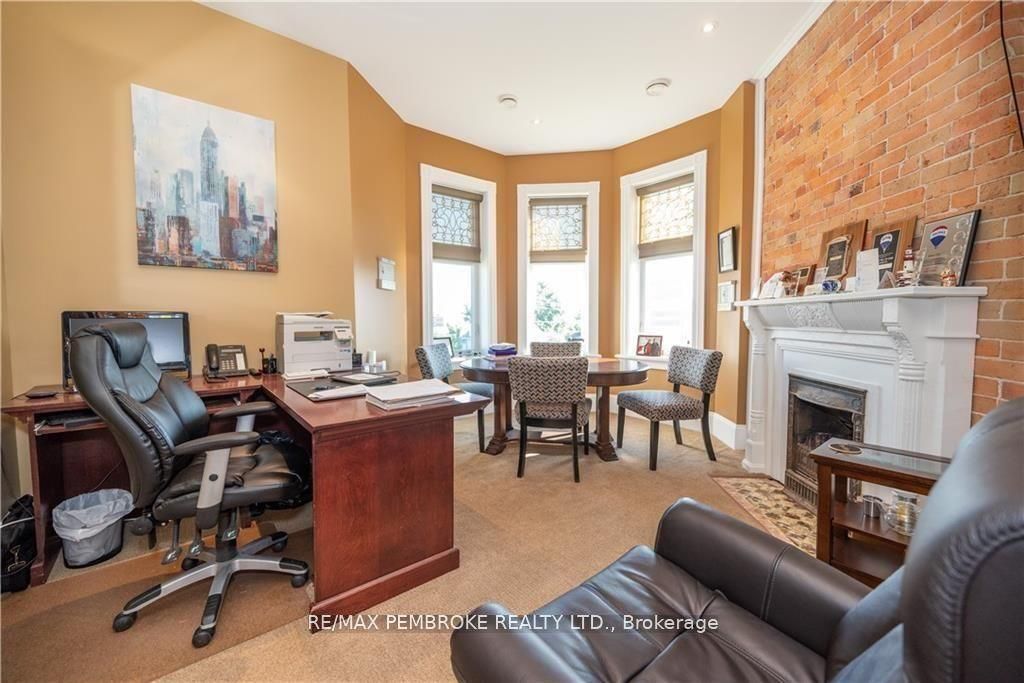 464 Pembroke Street Property Photo 13