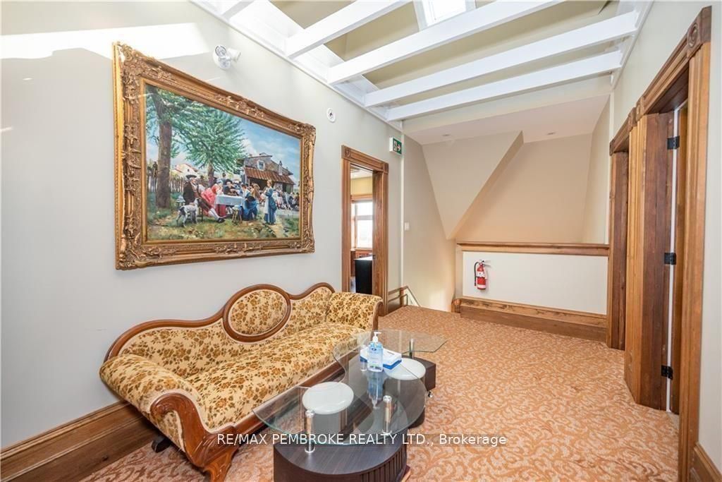 464 Pembroke Street Property Photo 19