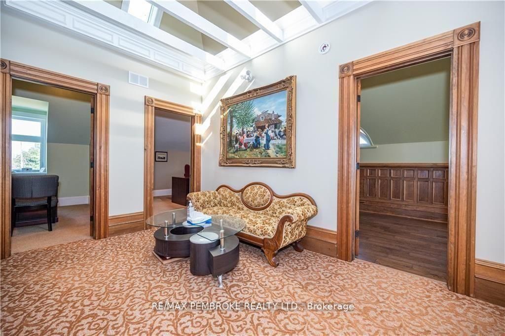 464 Pembroke Street Property Photo 20