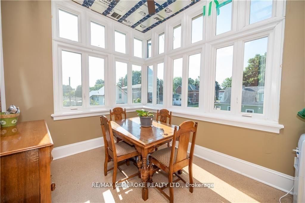 464 Pembroke Street Property Photo 27