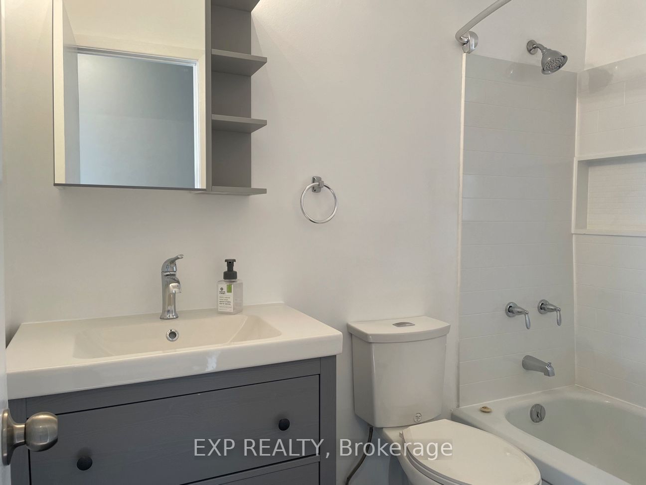 12 Garden Street Property Photo 26