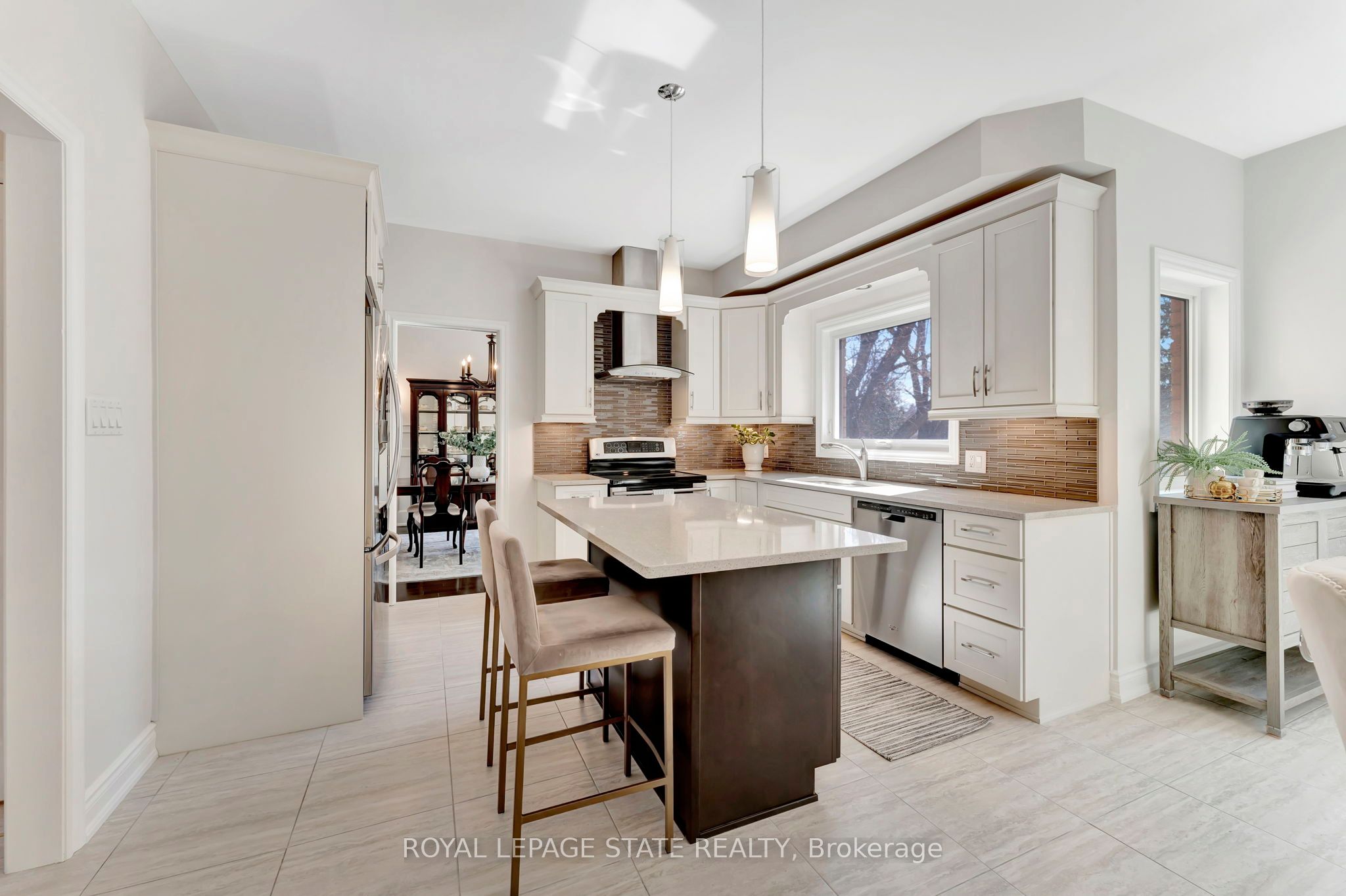 628 Highvalley Road Property Photo 8