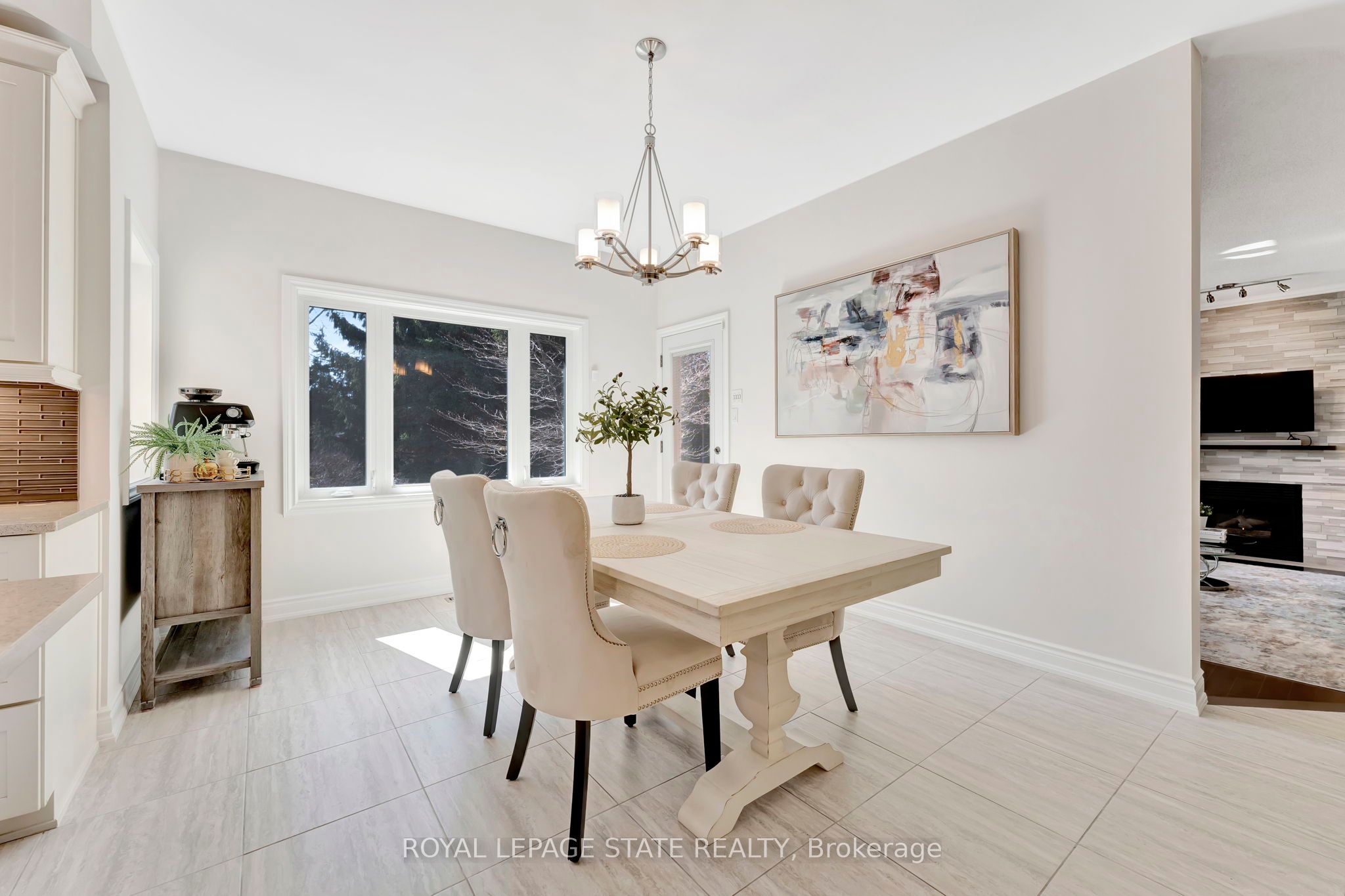 628 Highvalley Road Property Photo 14