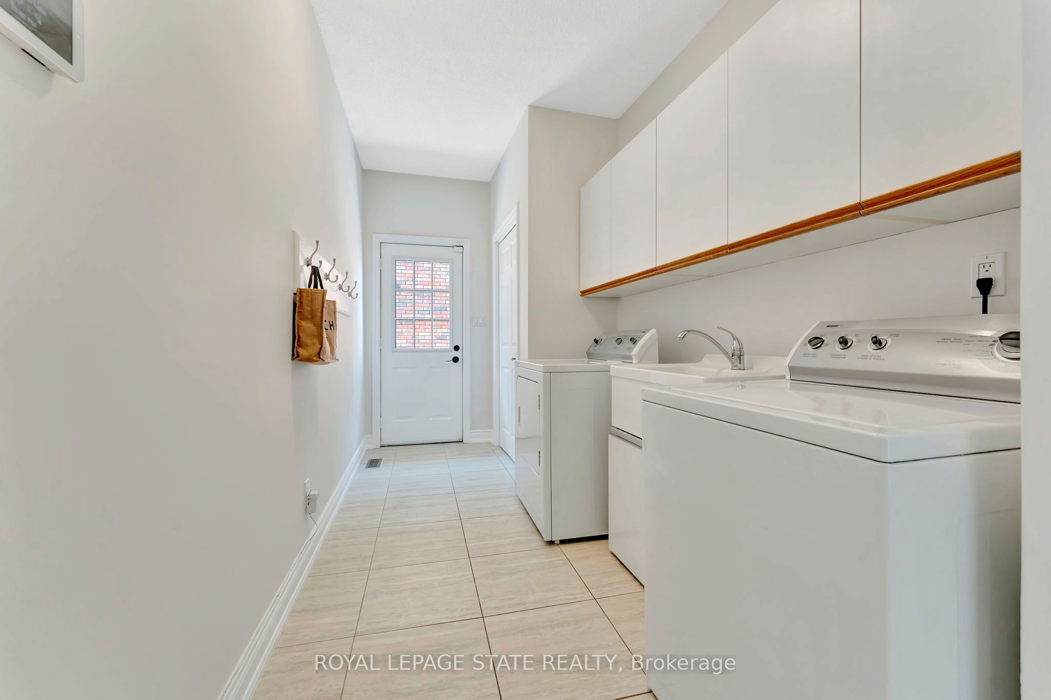628 Highvalley Road Property Photo 27