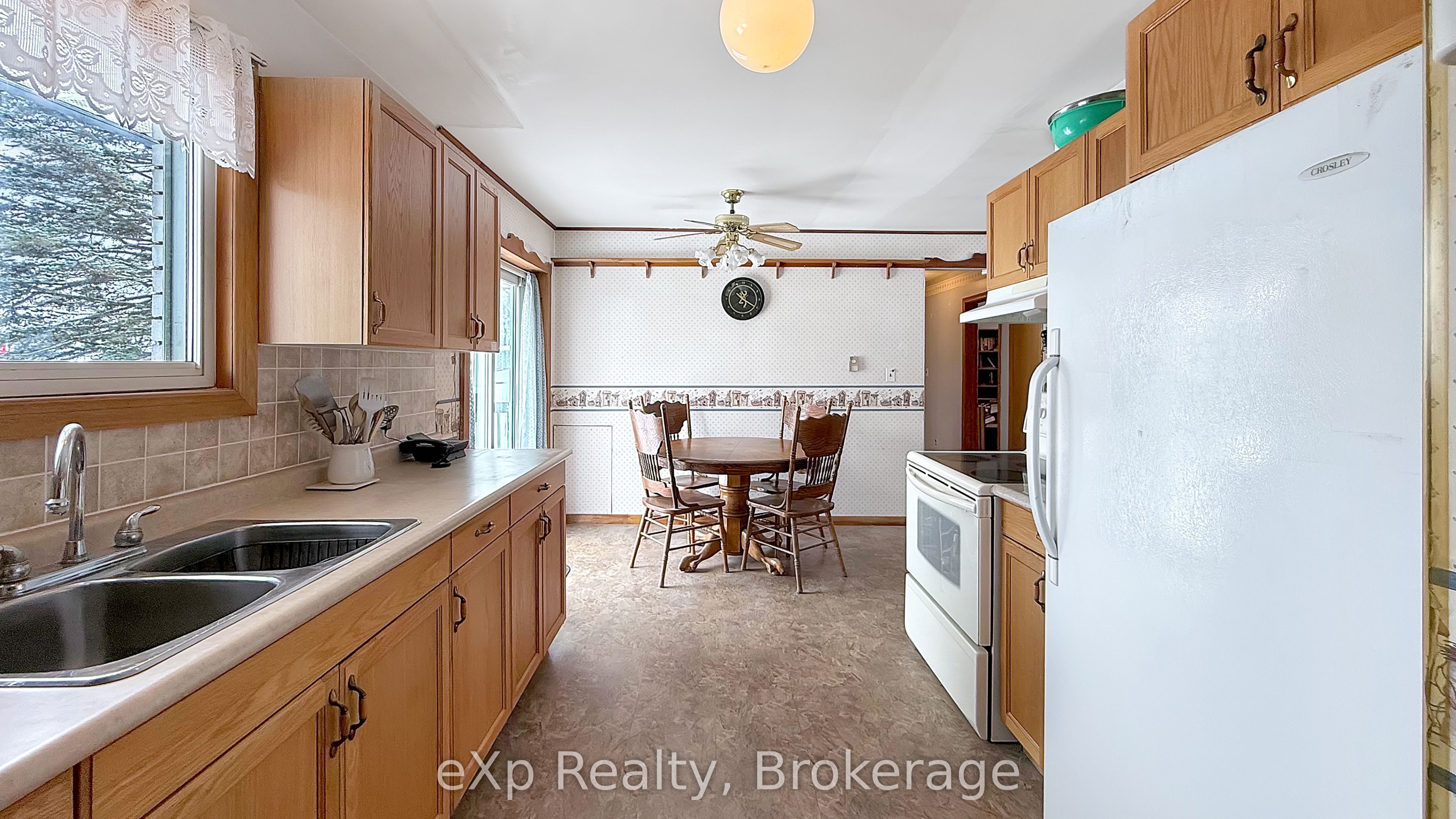 815 Albert Street E Property Photo 4