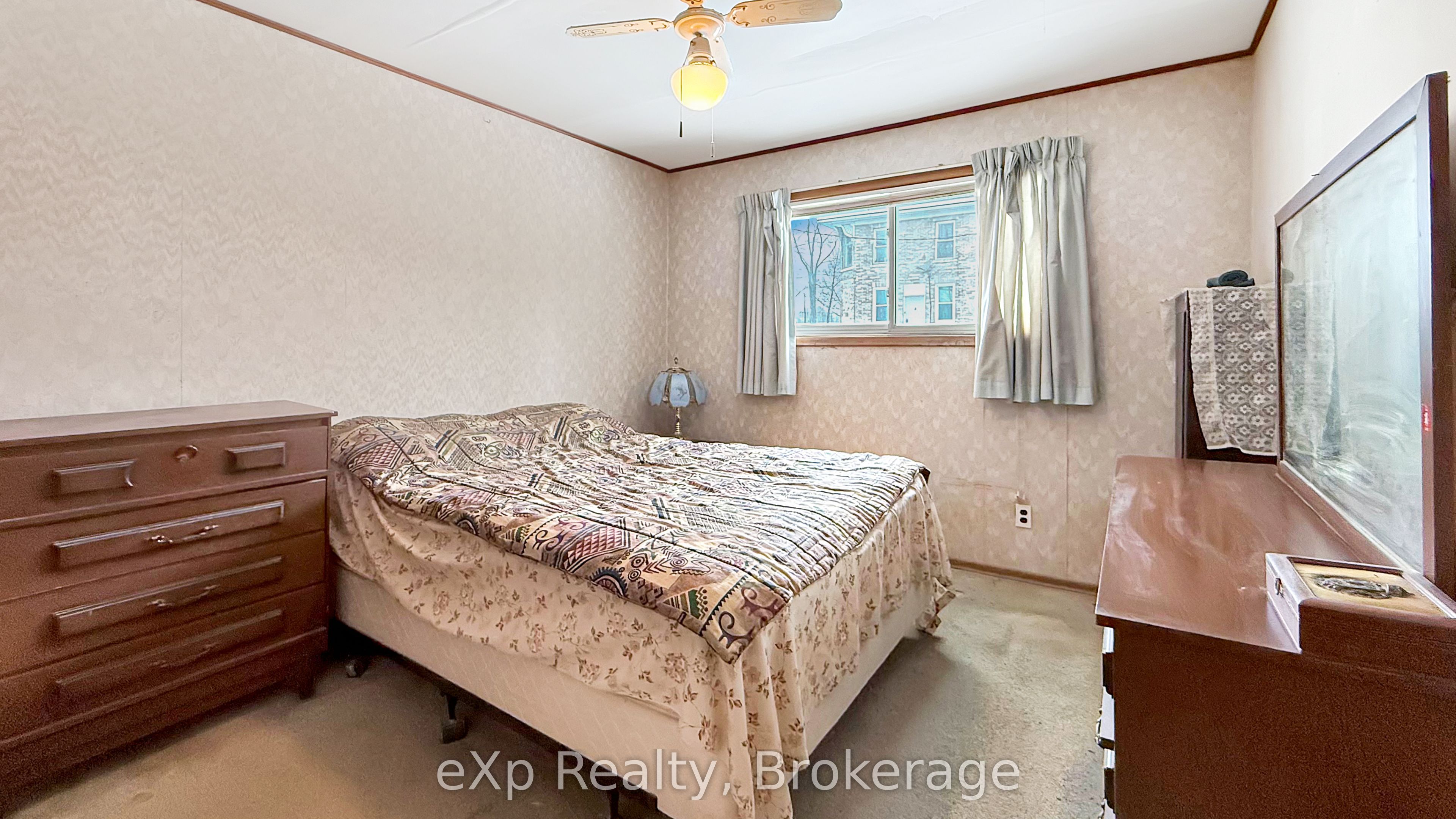 815 Albert Street E Property Photo 14