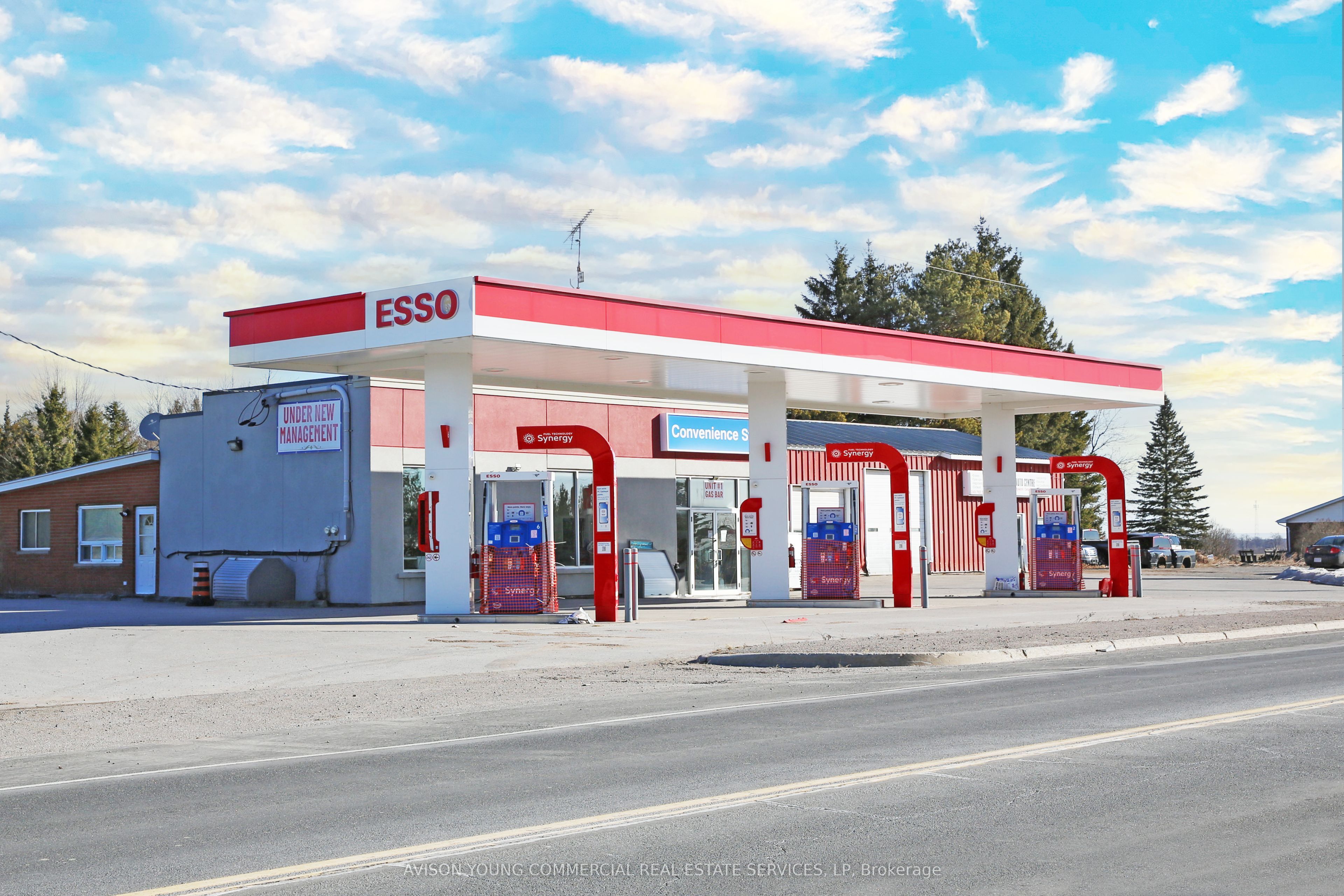 605 Highway 7 Property Photo