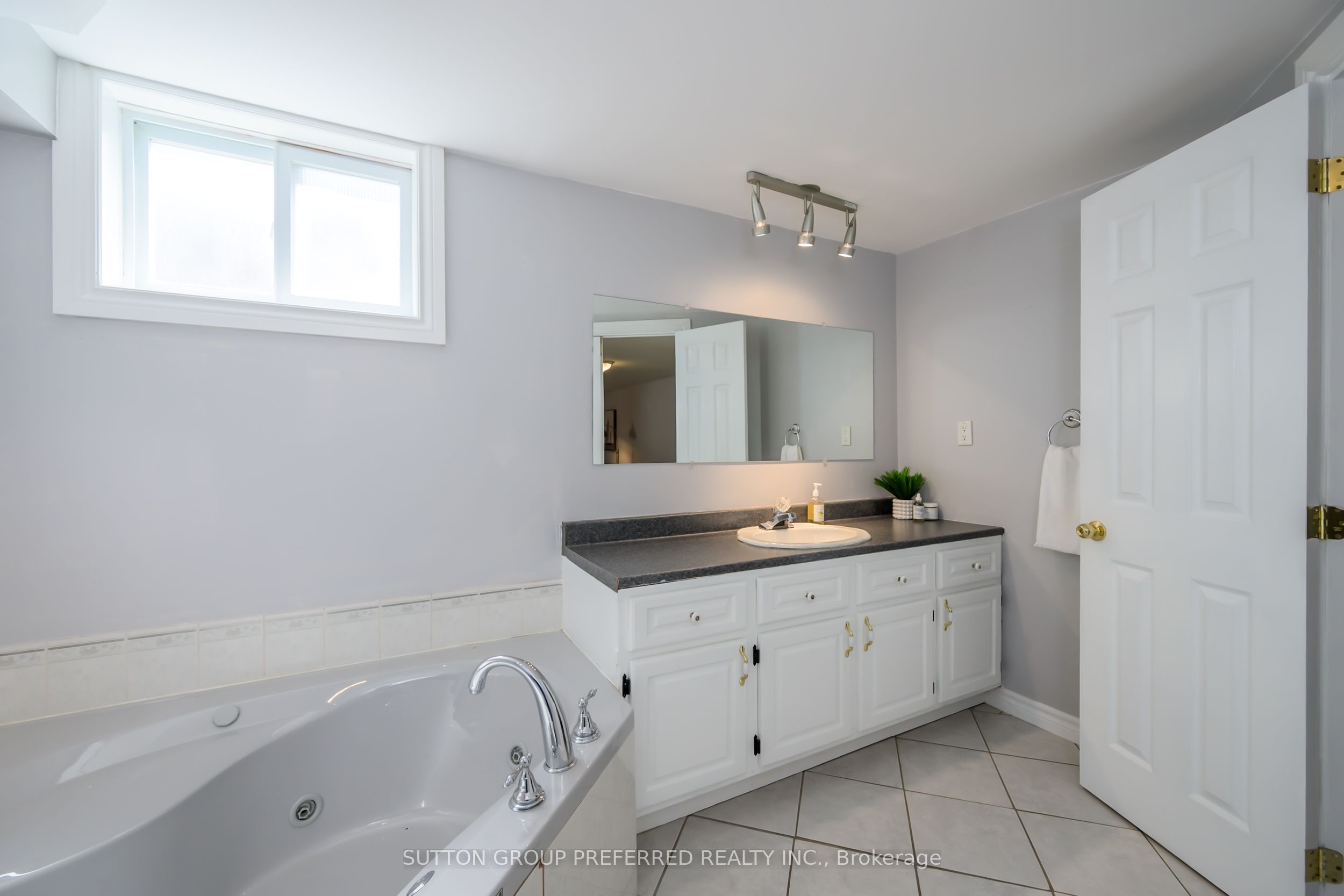 144 Meridene Crescent Property Photo 29