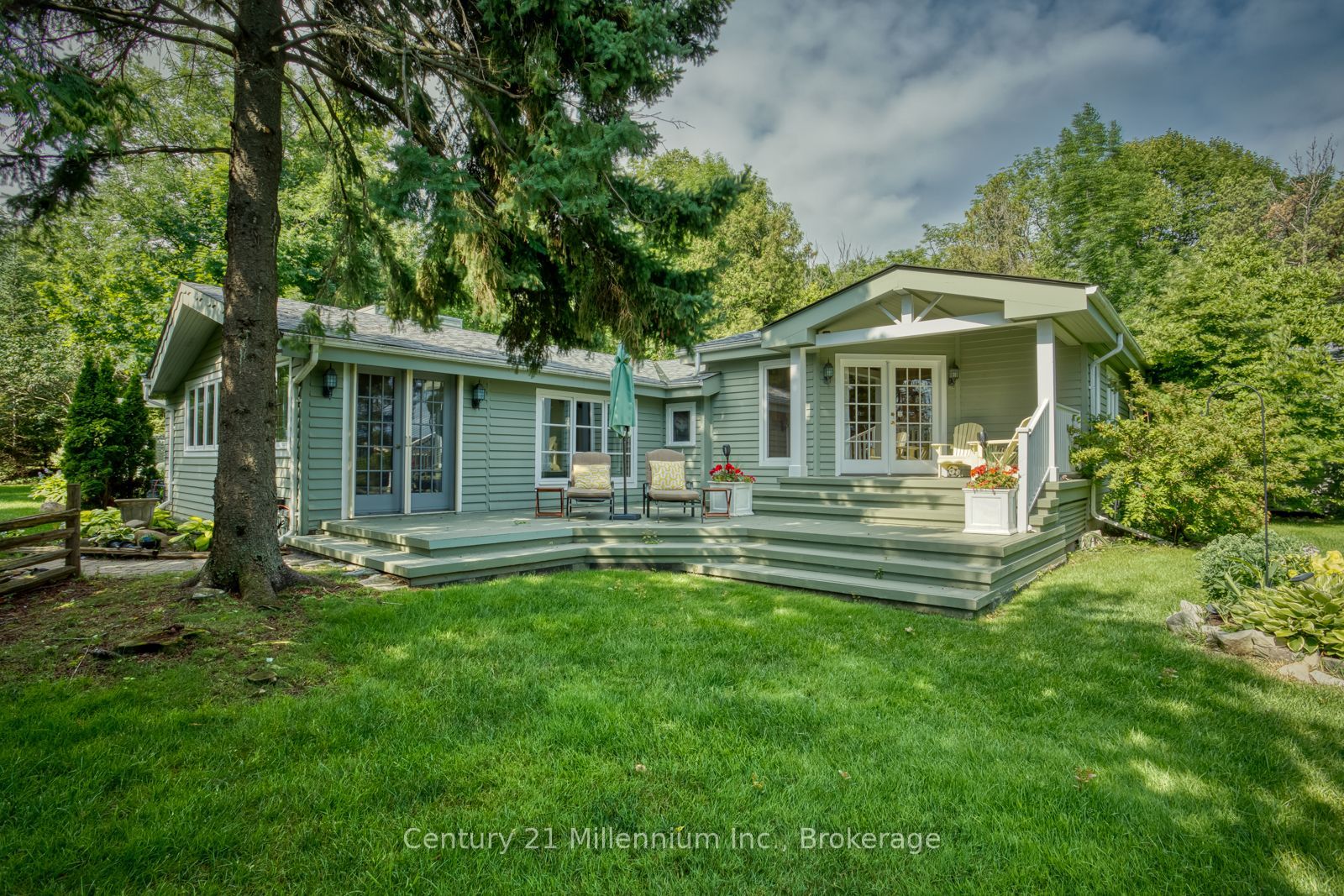 150 St Moritz Crescent Property Photo 1