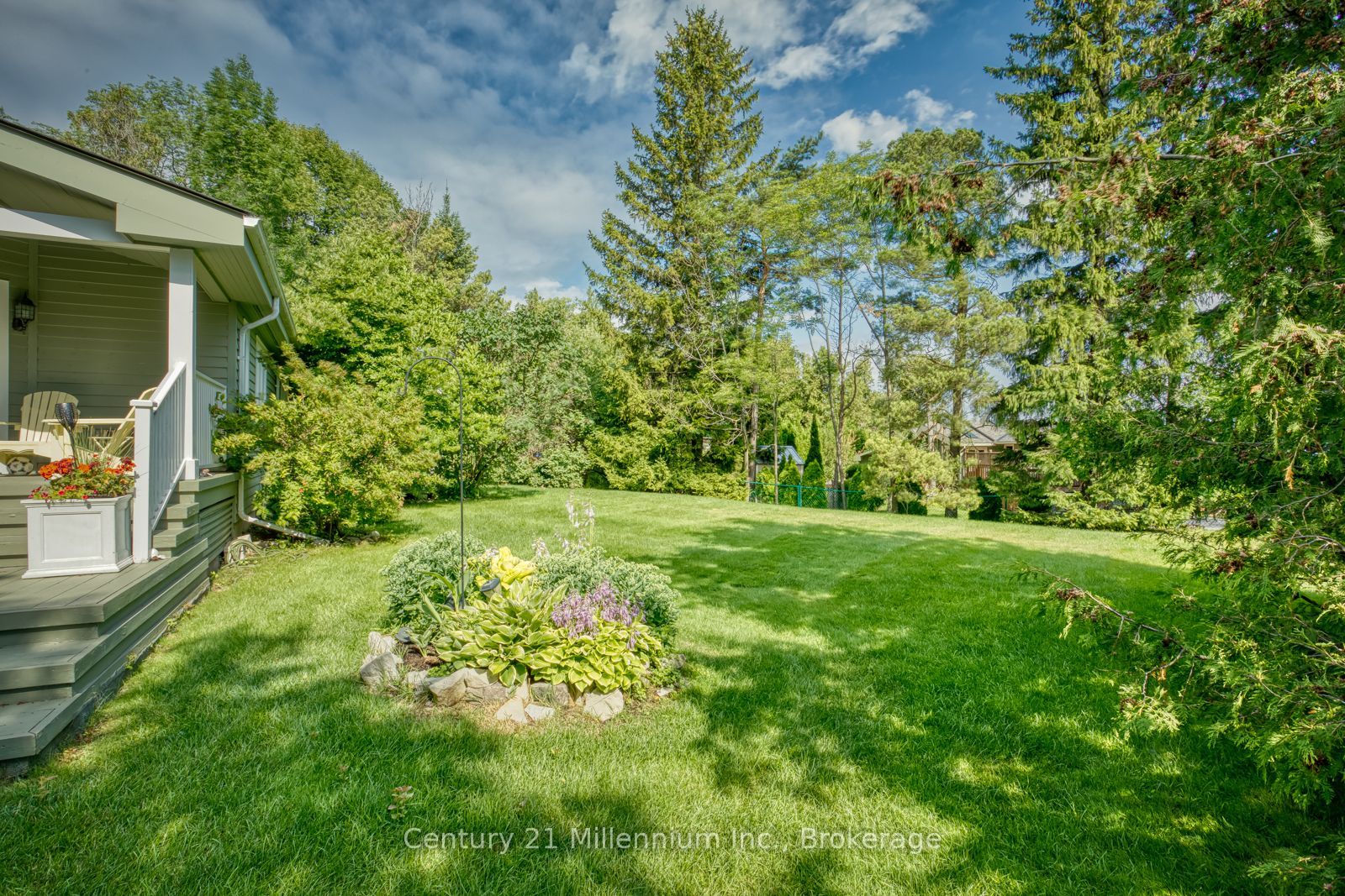 150 St Moritz Crescent Property Photo 2