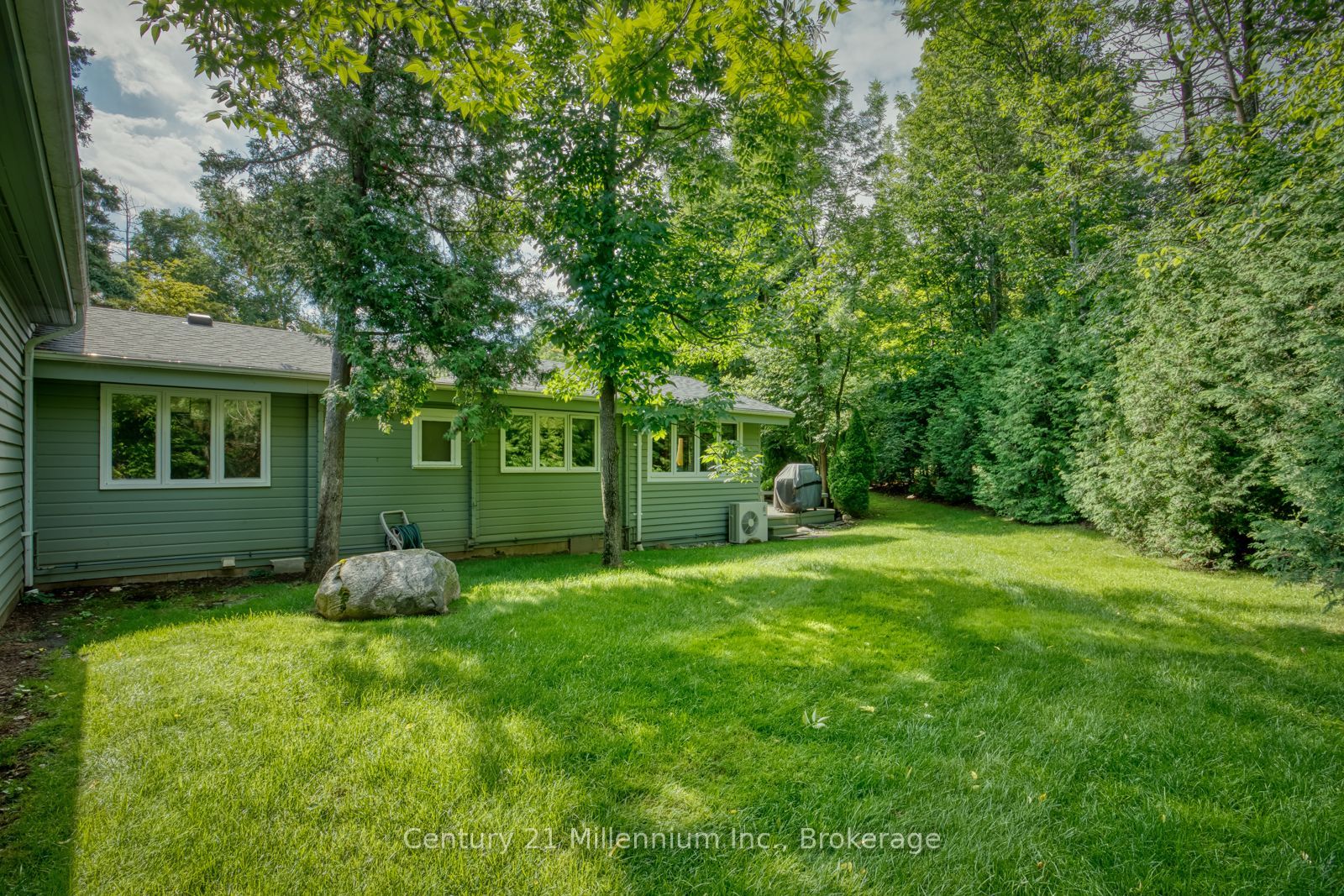 150 St Moritz Crescent Property Photo 36
