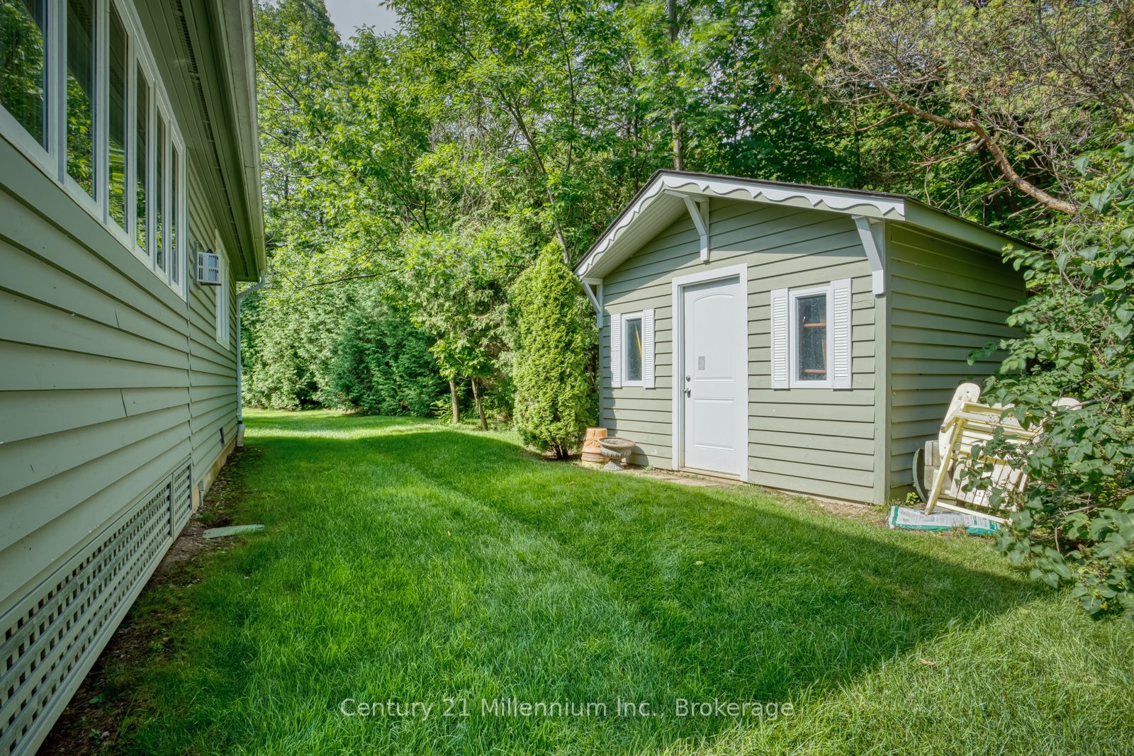 150 St Moritz Crescent Property Photo 37