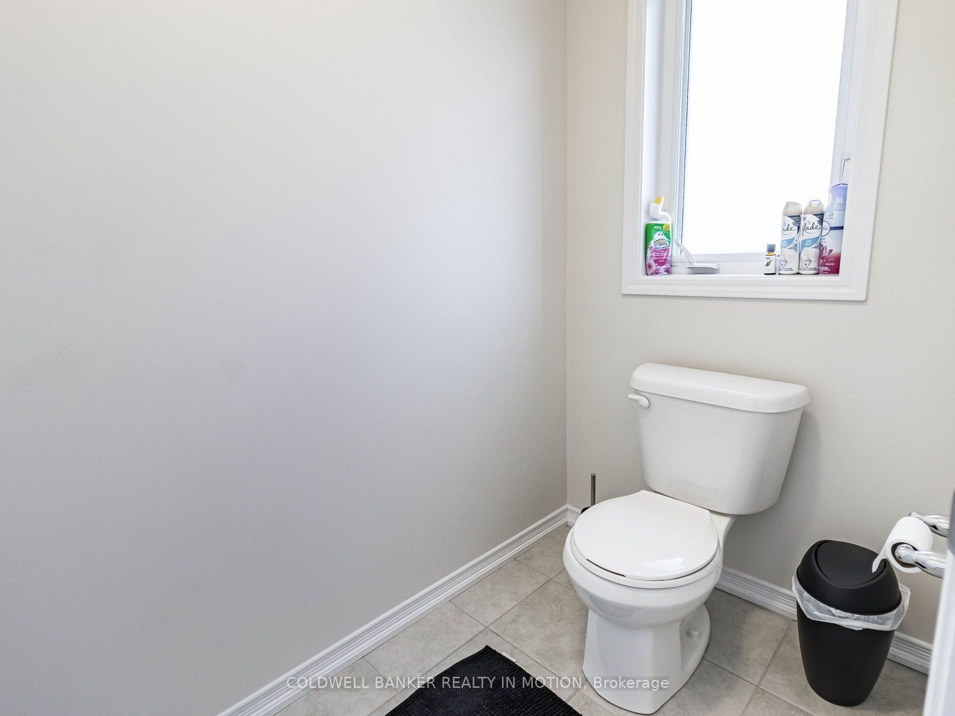 28 Esther Crescent W Property Photo 25
