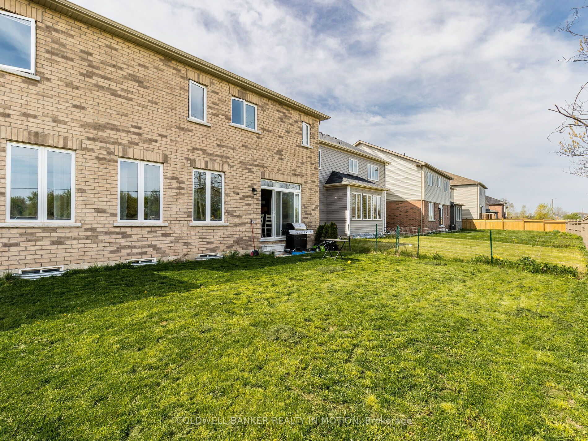 28 Esther Crescent W Property Photo 39