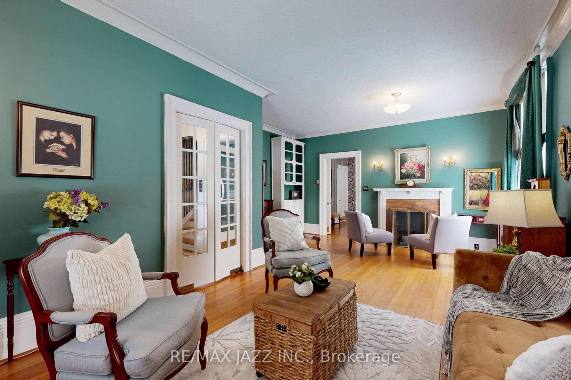 243 Brant Avenue Property Photo 6