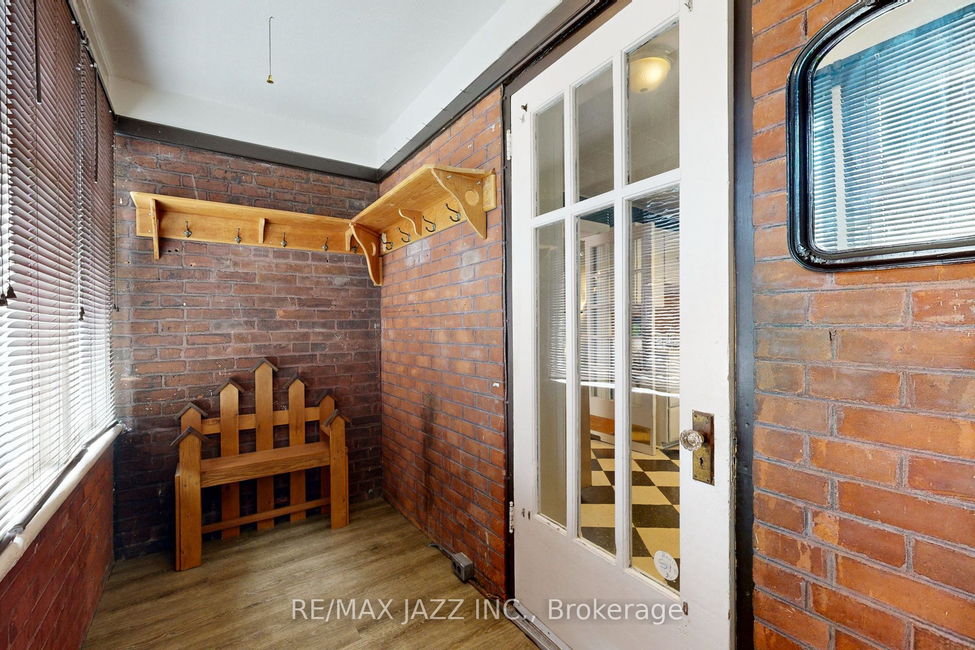 243 Brant Avenue Property Photo 20