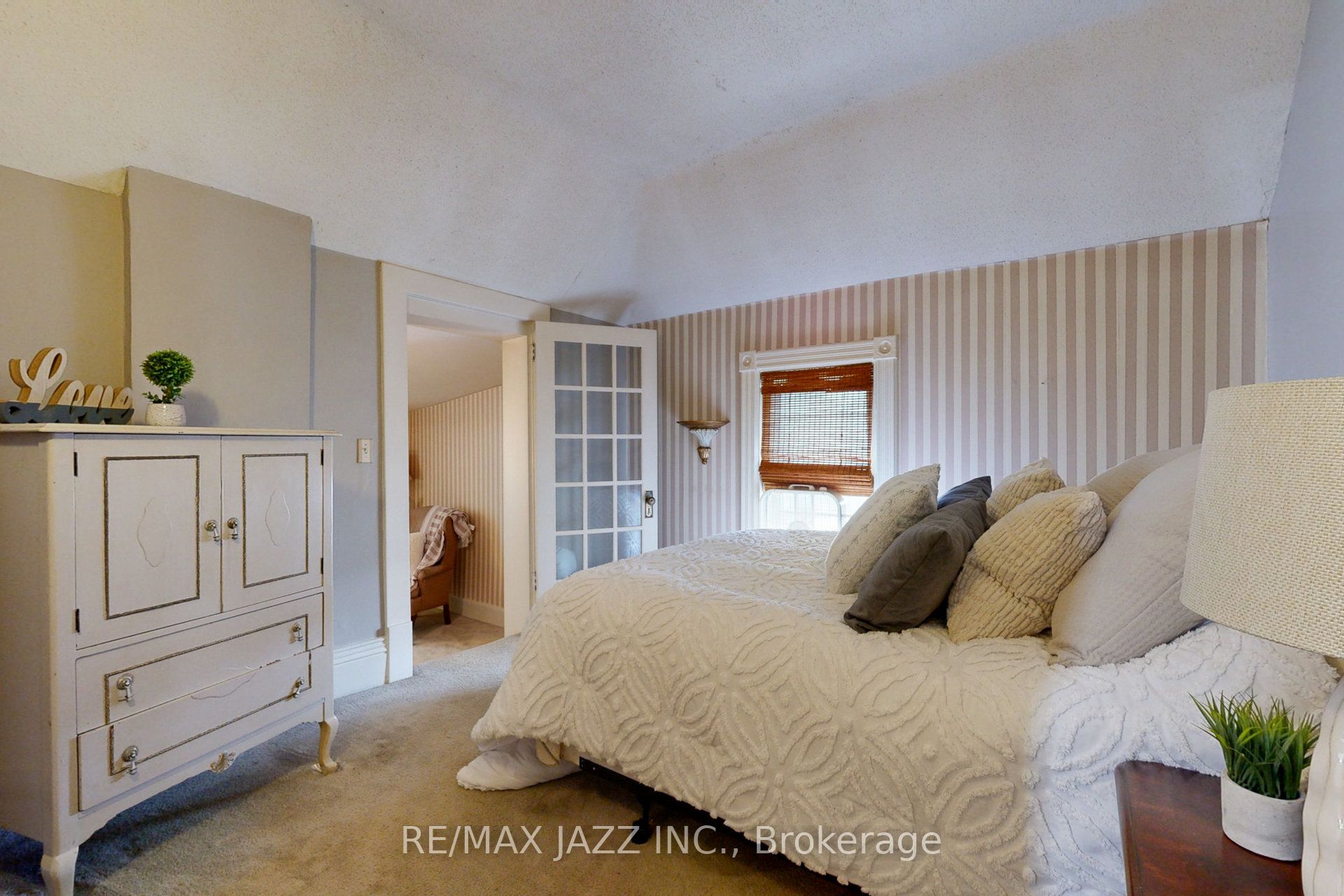 243 Brant Avenue Property Photo 28