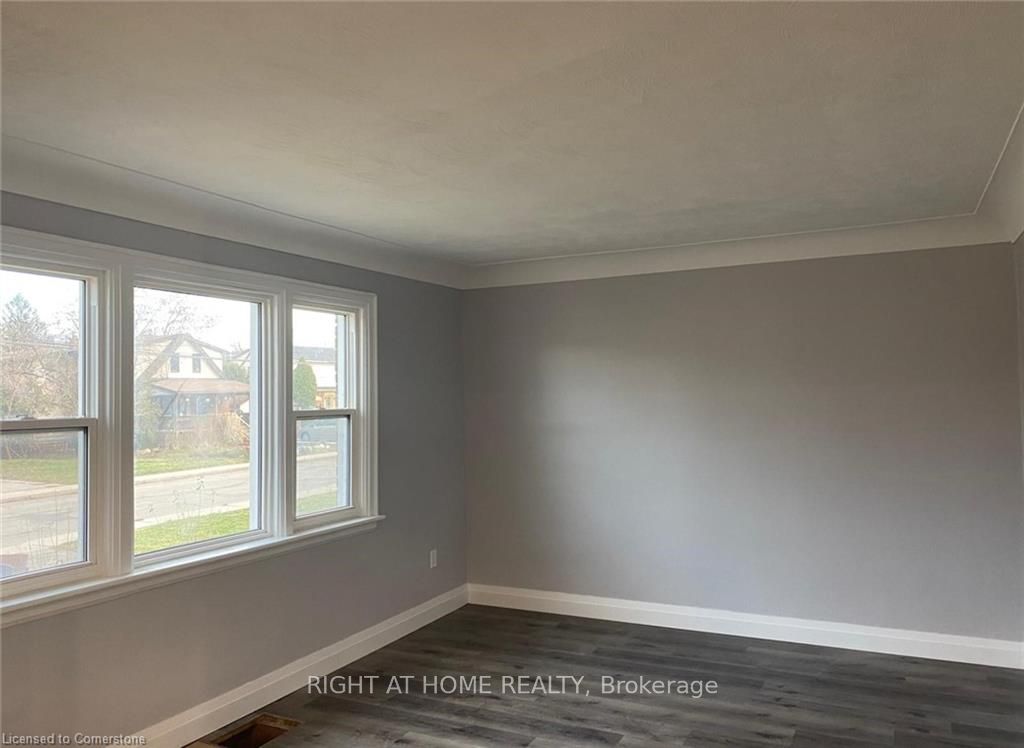 84 Ewen Road Property Photo 2