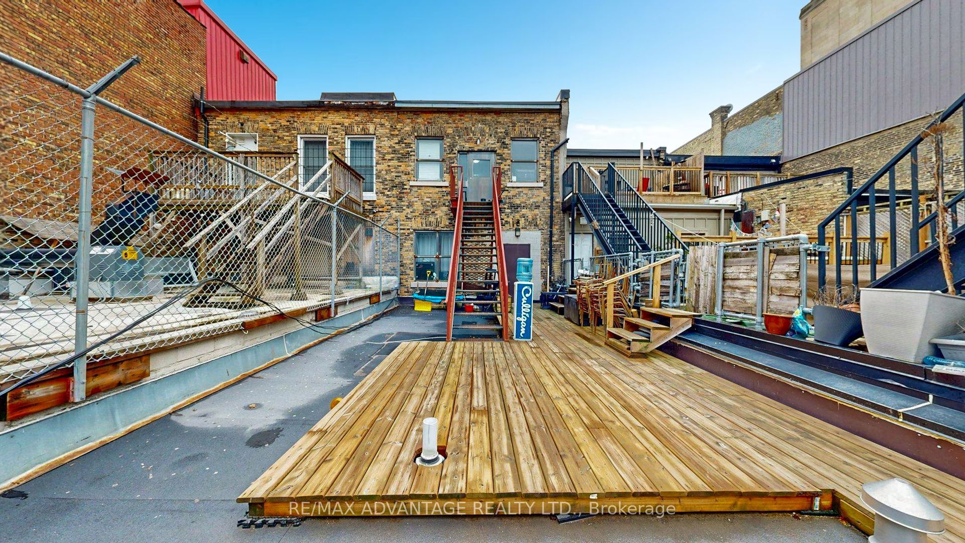 236 Dundas Street Property Photo 4