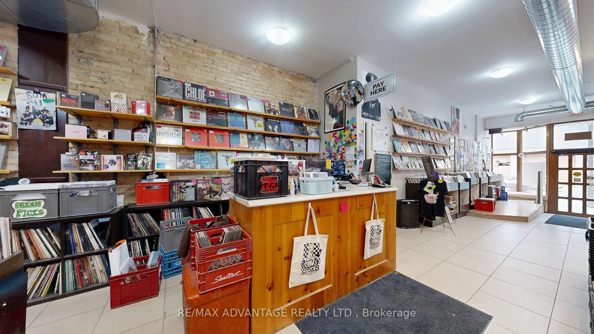 236 Dundas Street Property Photo 6