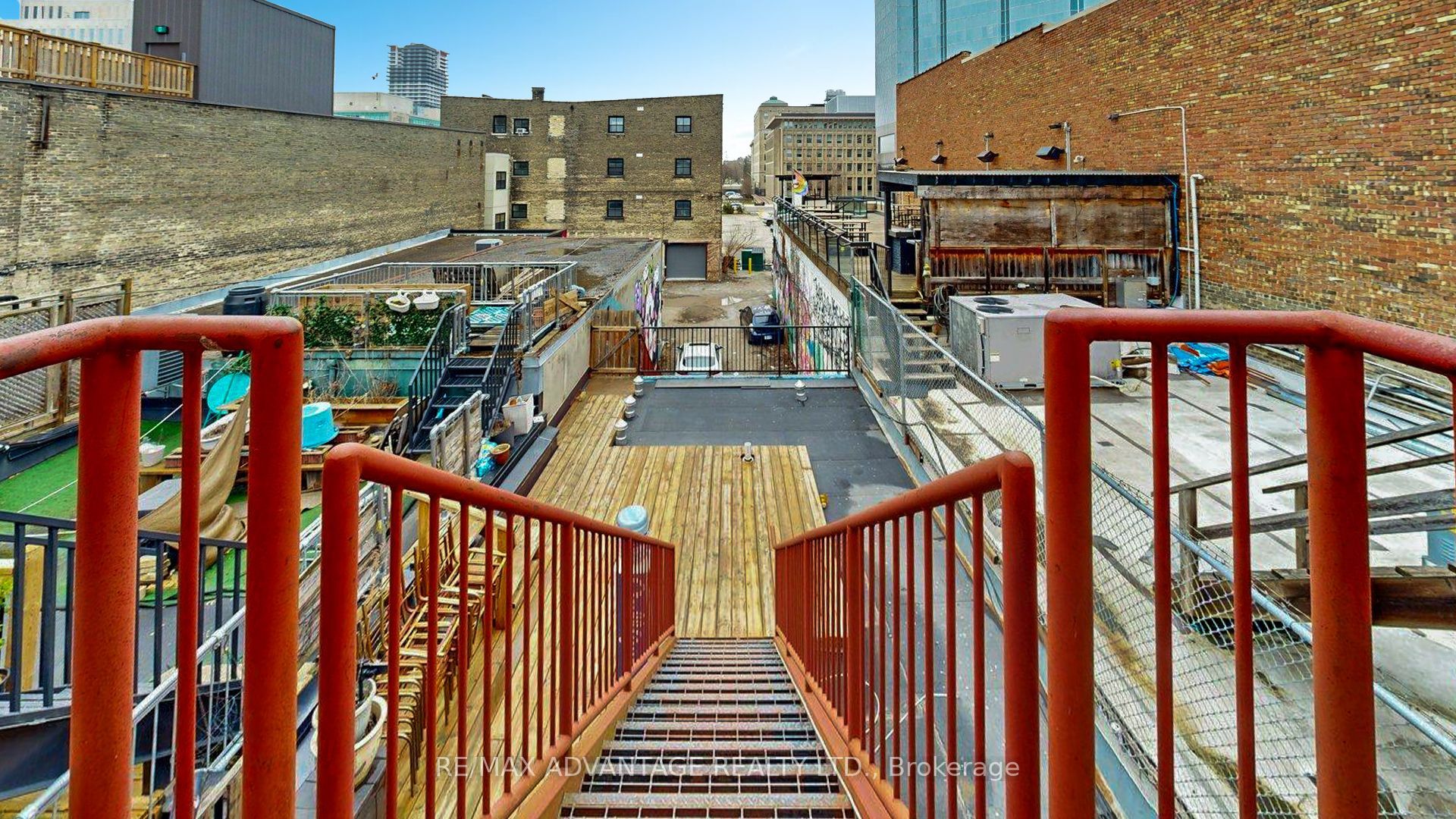 236 Dundas Street Property Photo 16