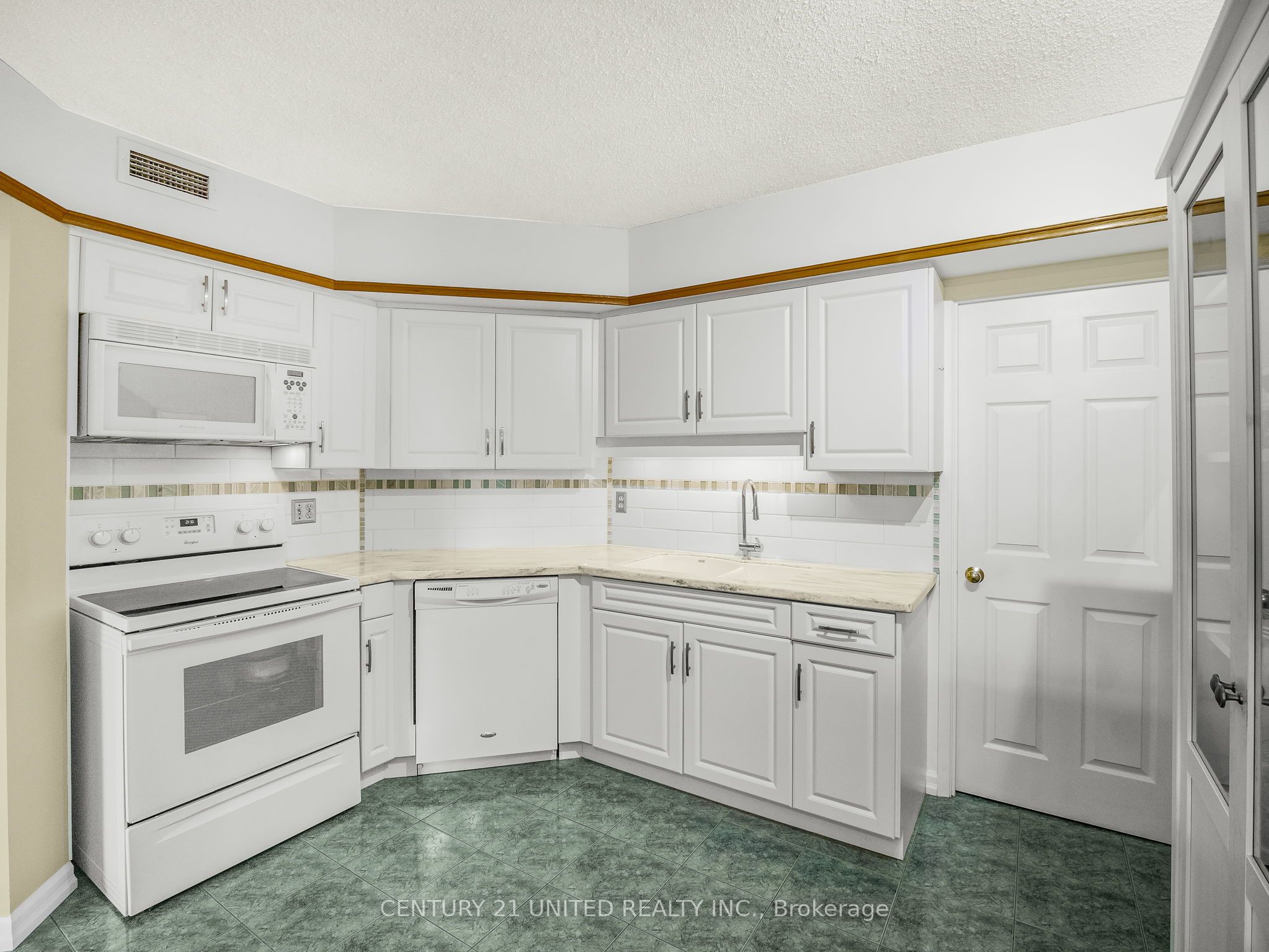 1818 Cherryhill Road 502 Property Photo 23