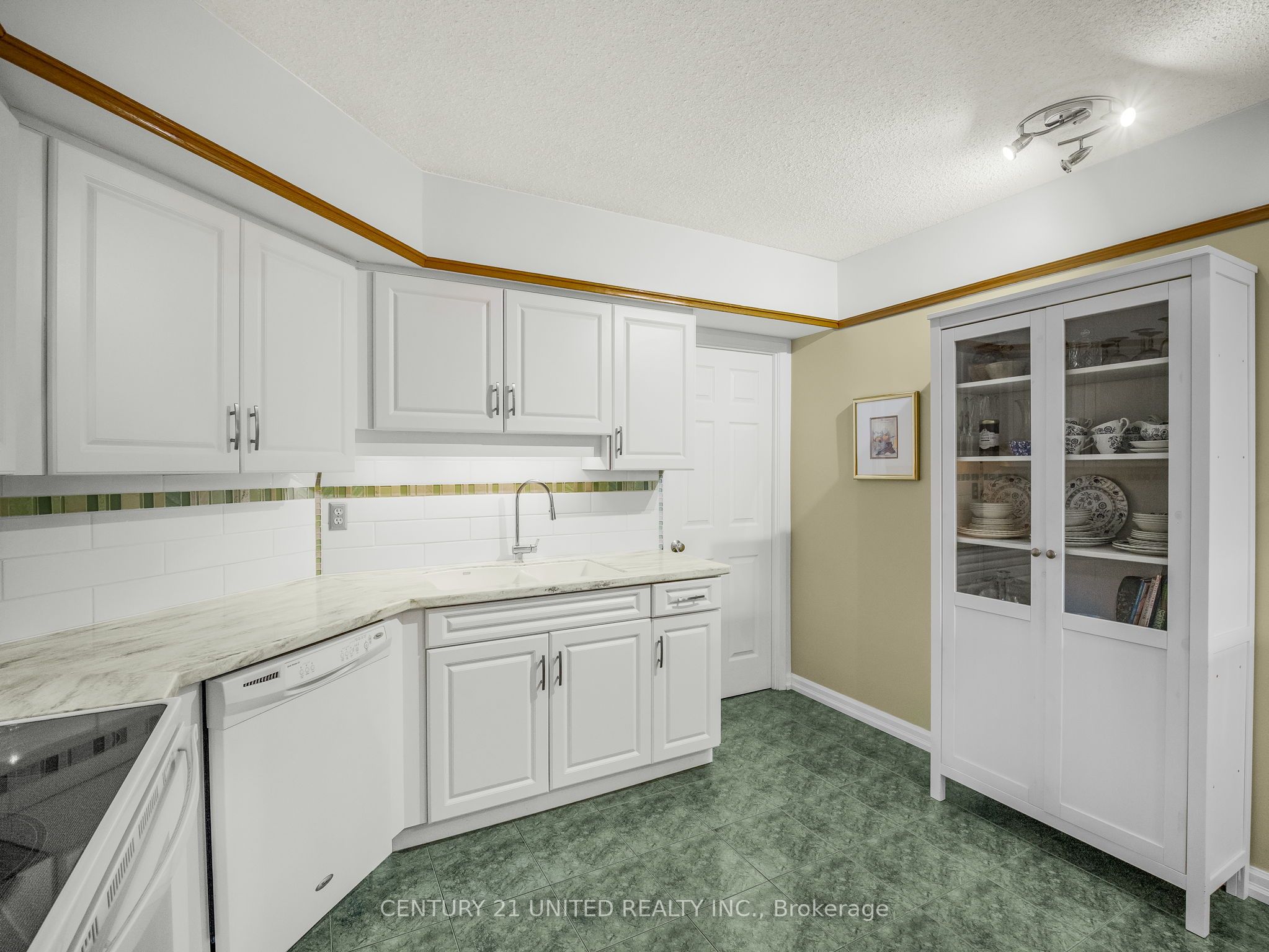1818 Cherryhill Road 502 Property Photo 24