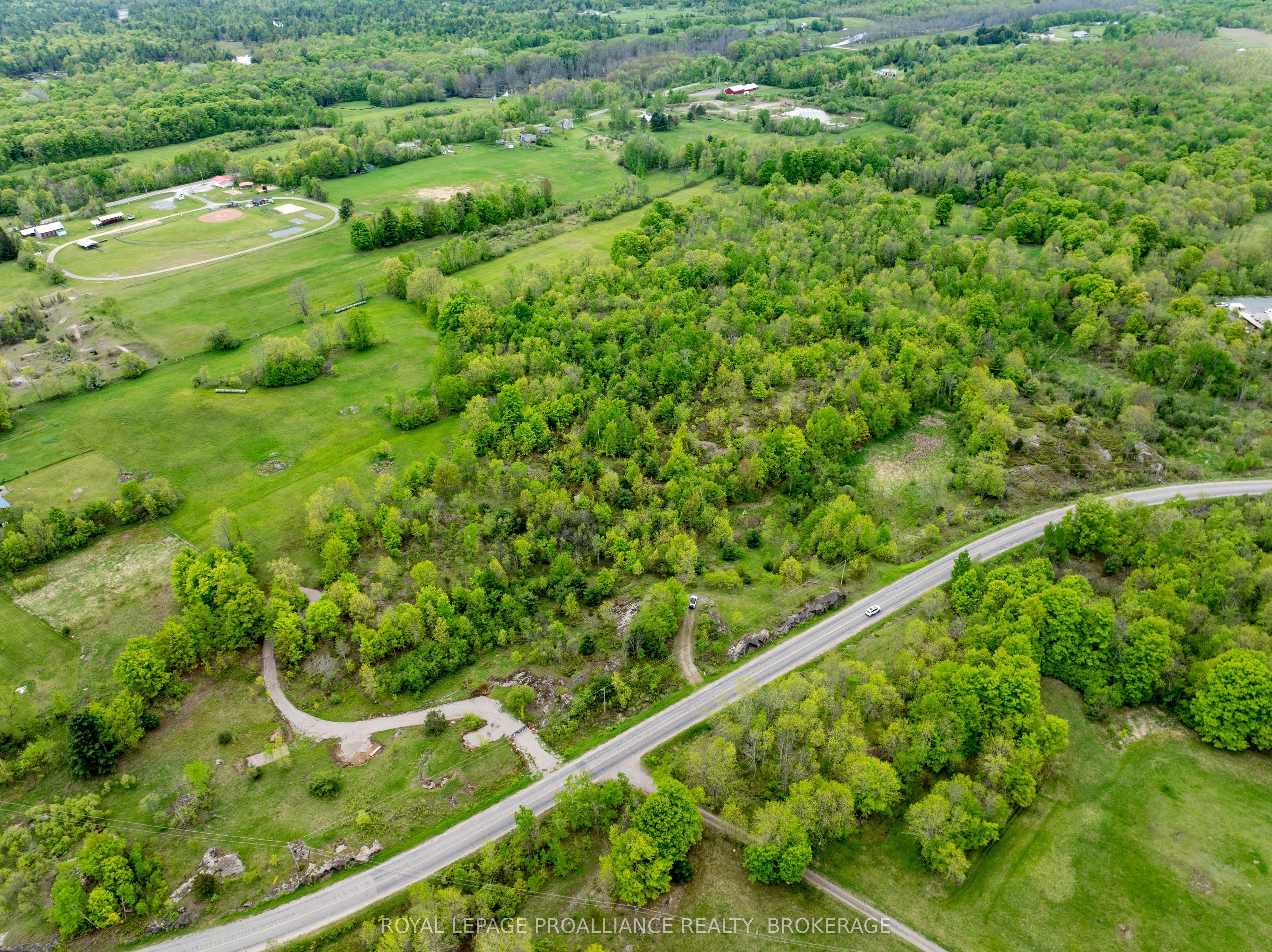 1147 Long Lake Road Property Photo 9