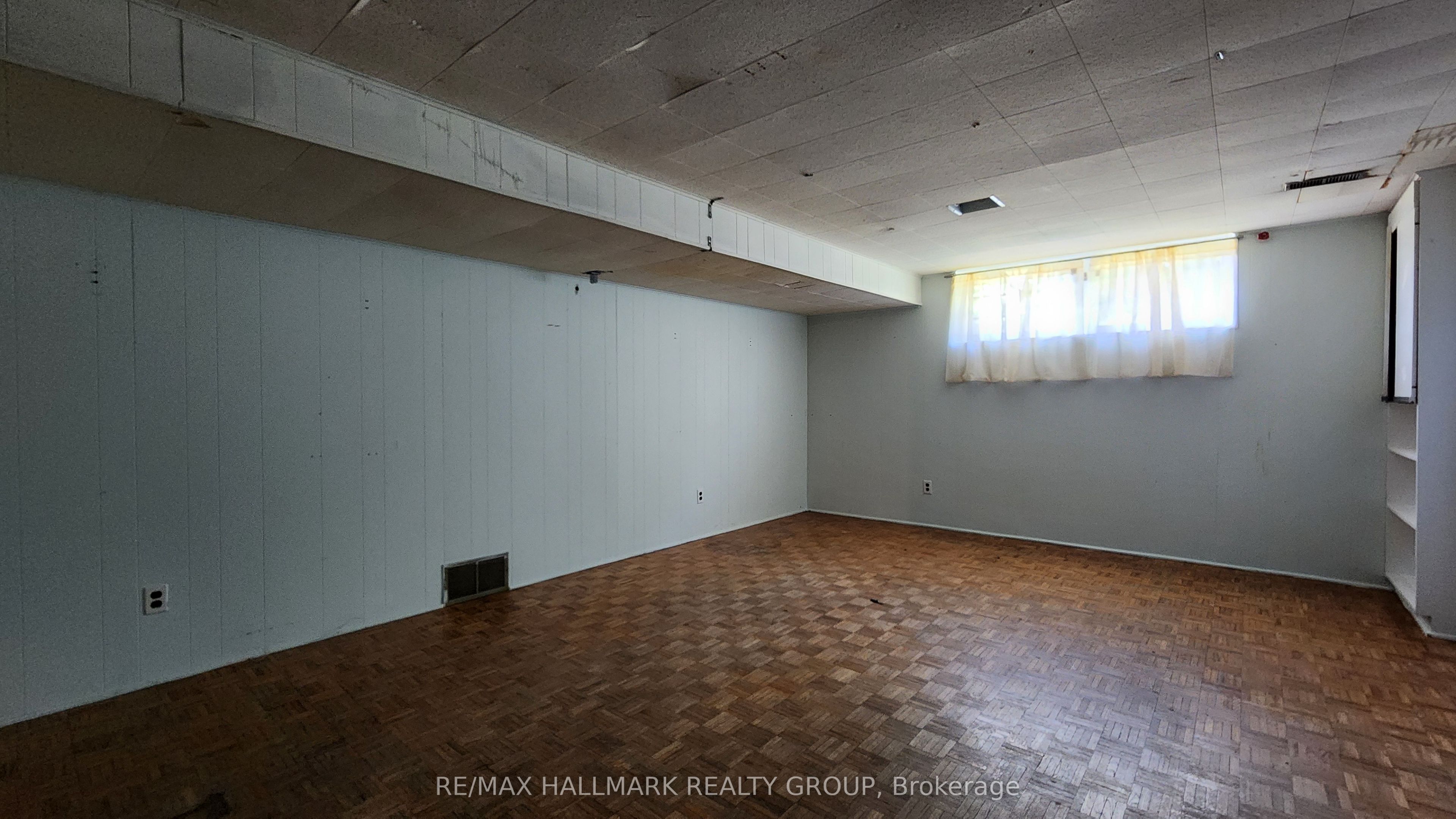 447 Roger Road Property Photo 31