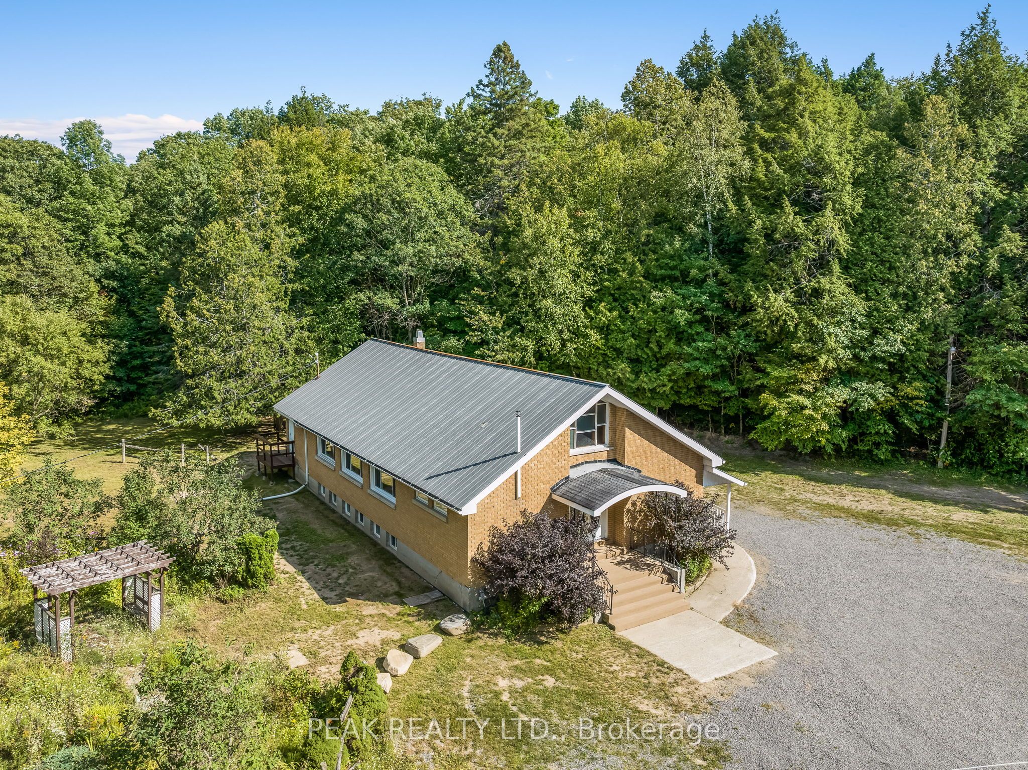 1812 Frontenac Road Property Photo