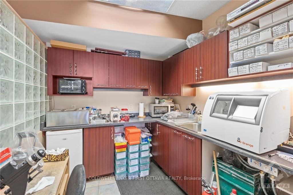 #1 - 752 Somerset Street Property Photo 6
