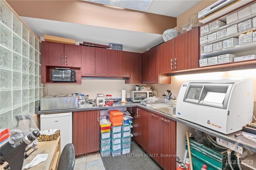 #1 - 752 Somerset Street Property Photo 25