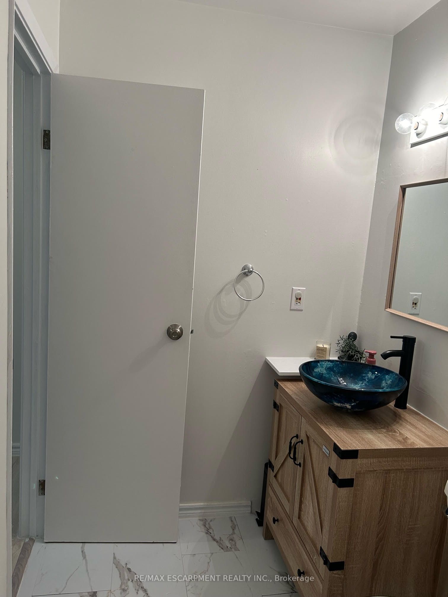 4209 Hixon Street 204 Property Photo 18